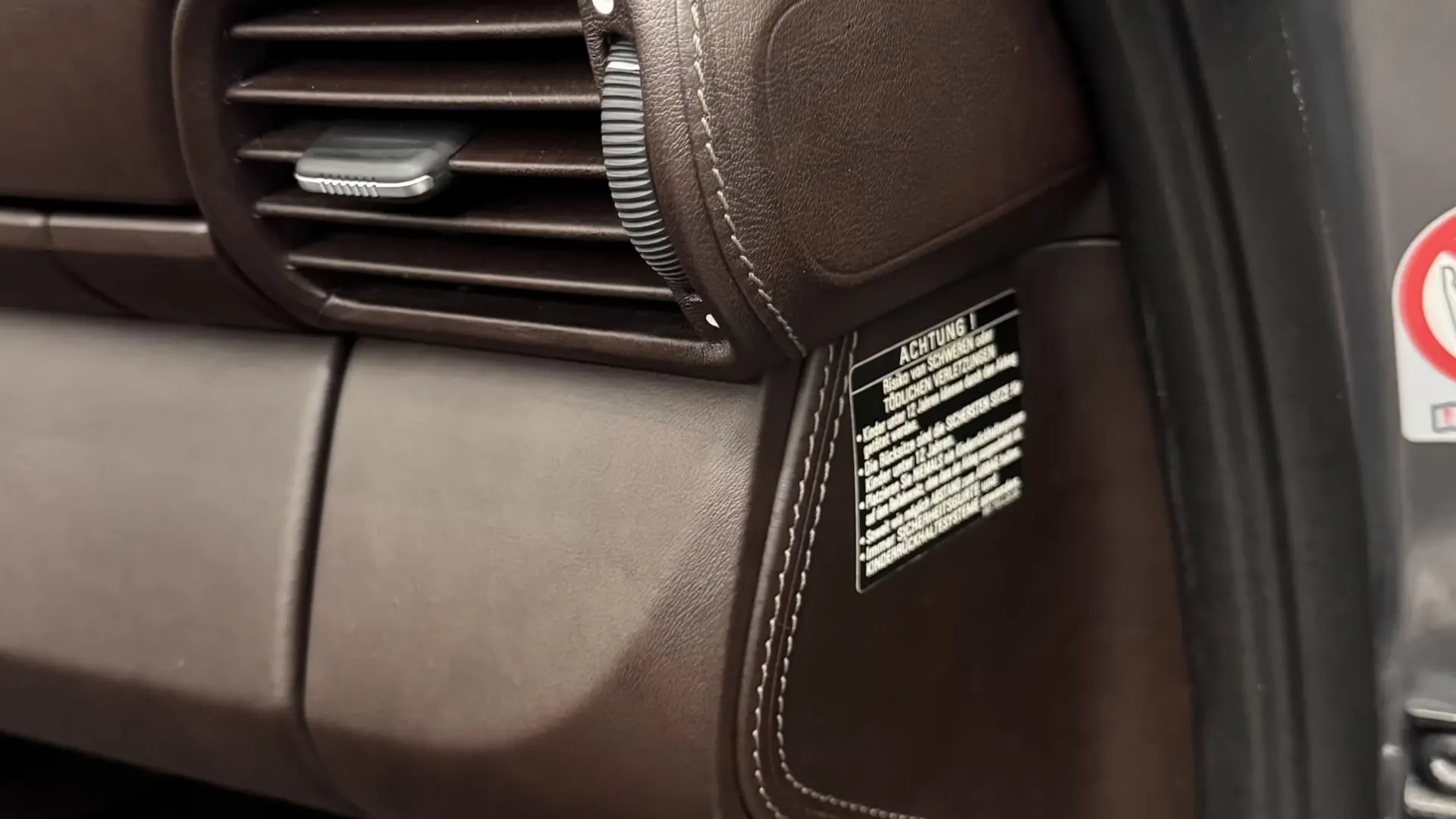 Porsche 911 — photo 18