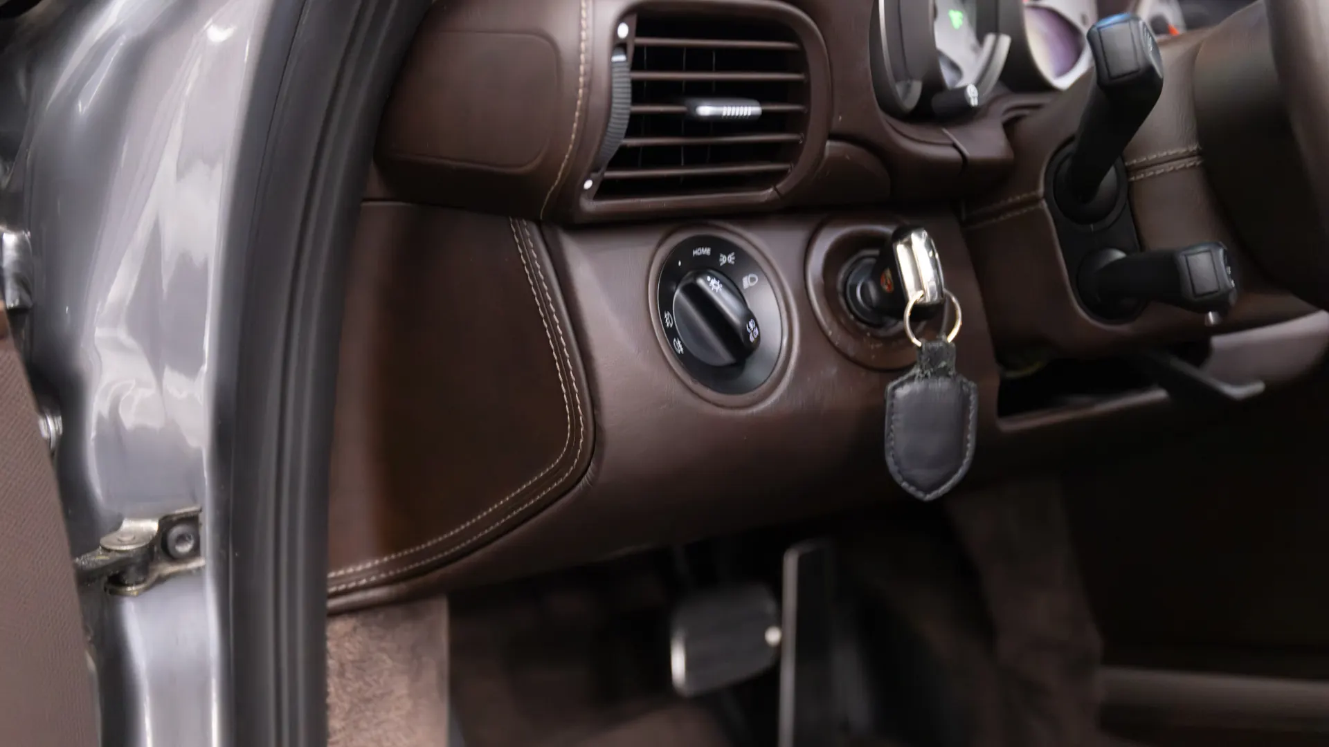 Porsche 911 — photo 14