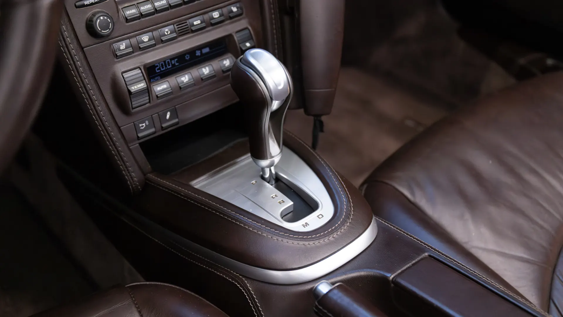 Porsche 911 — photo 28