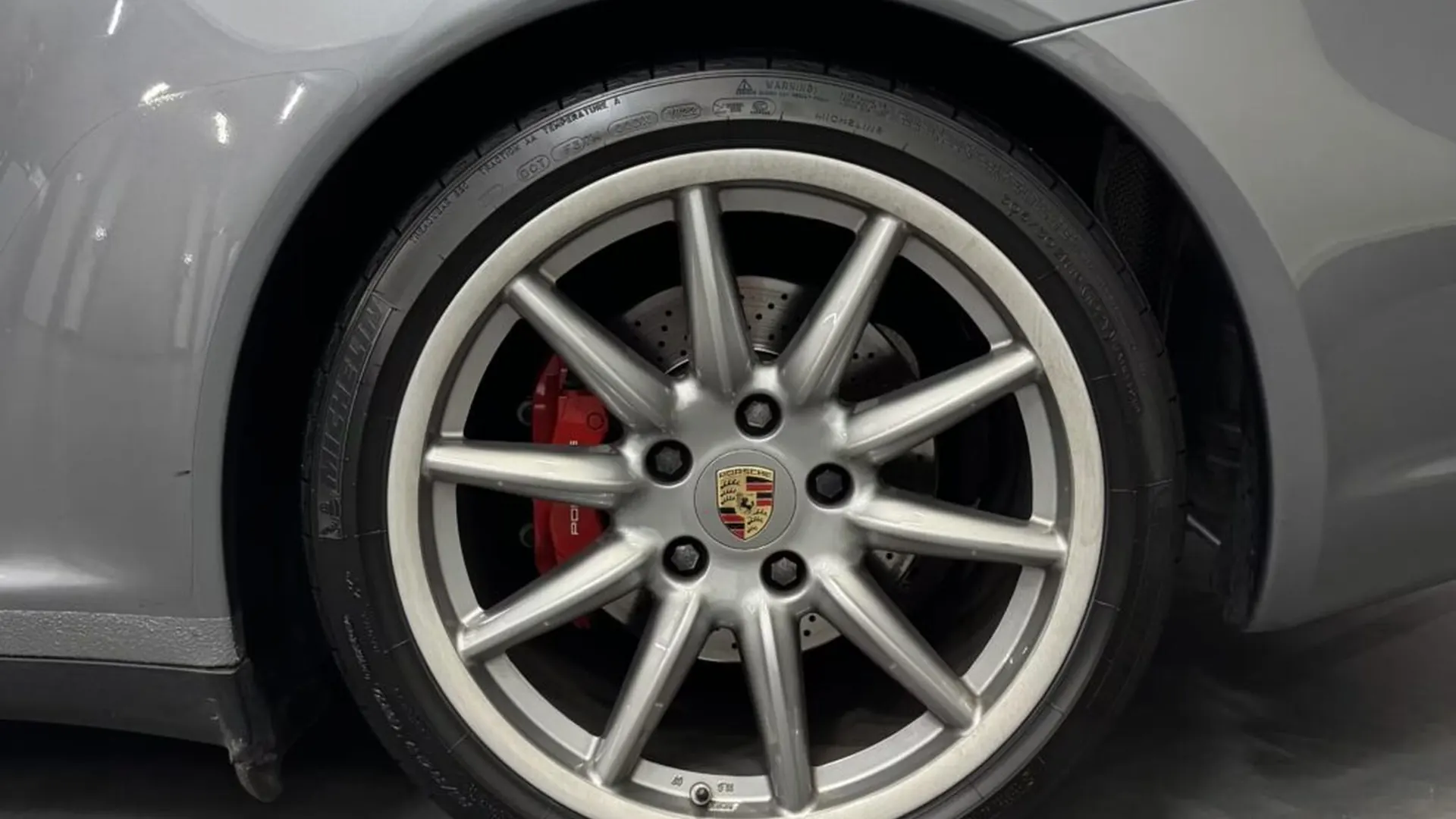 Porsche 911 — photo 23