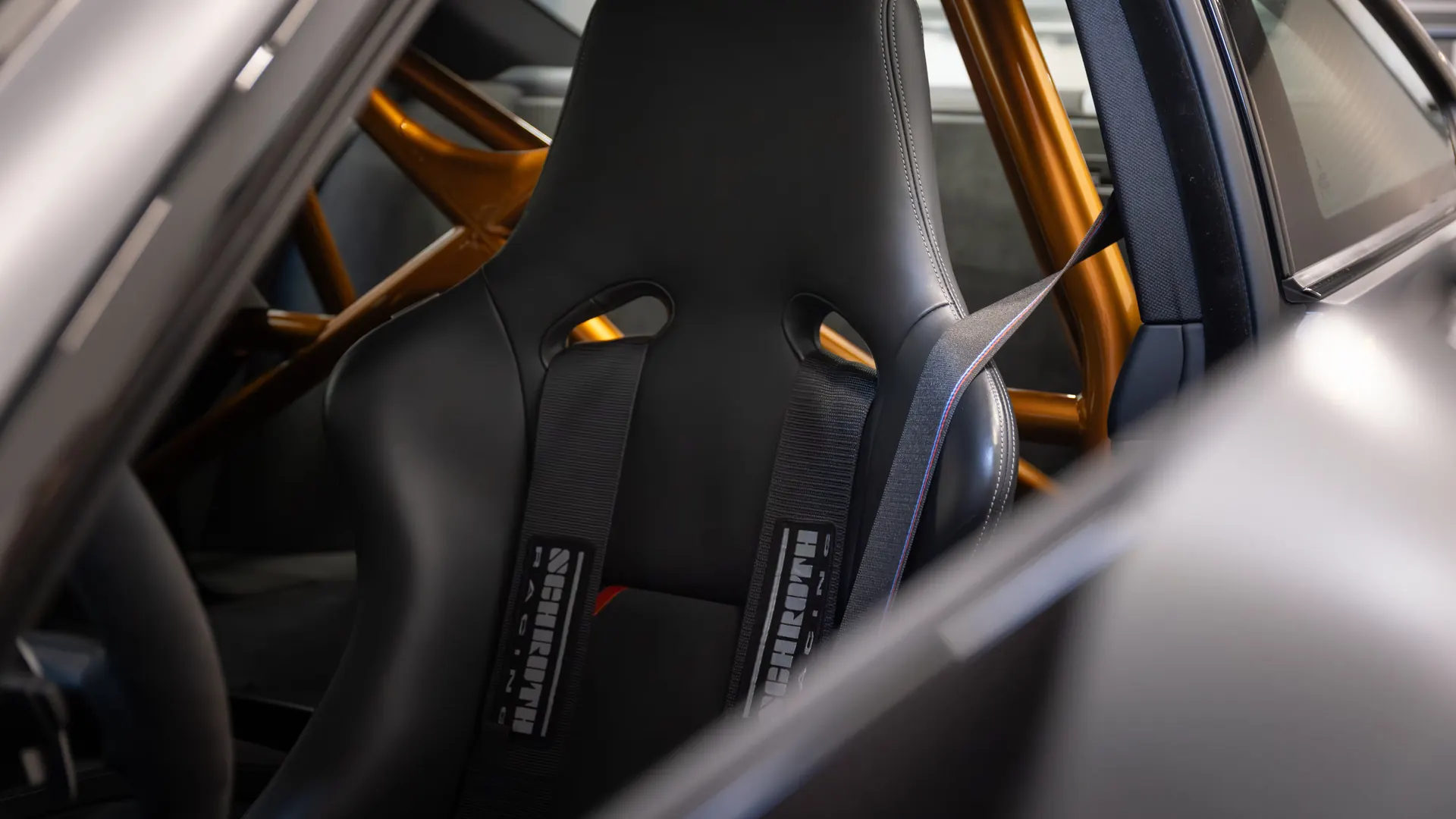 BMW M4 — photo 13