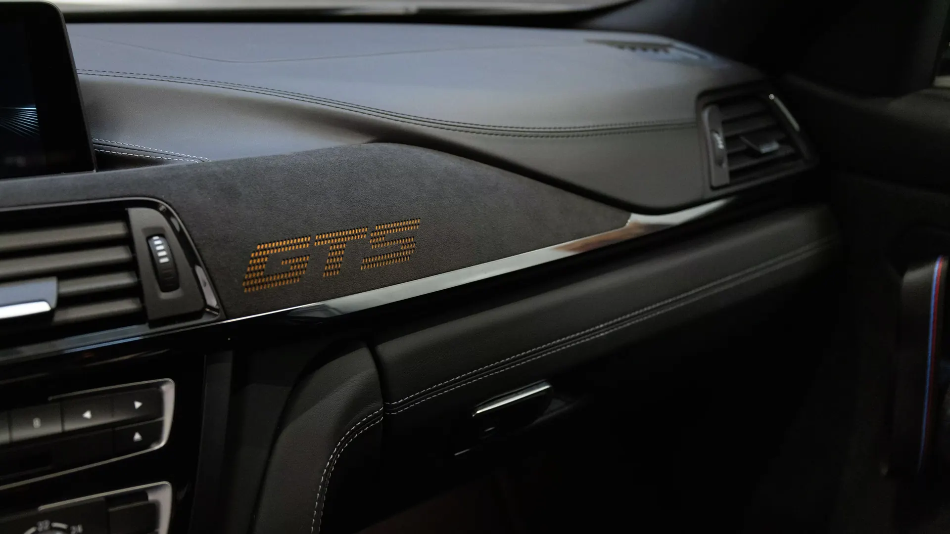 BMW M4 — photo 23