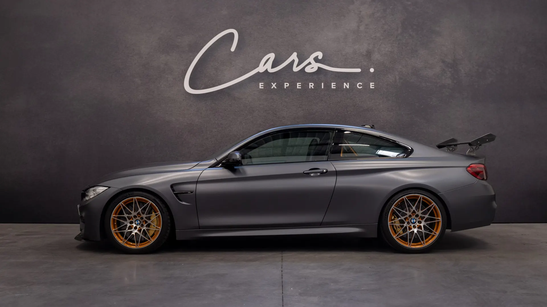 BMW M4 — photo 2