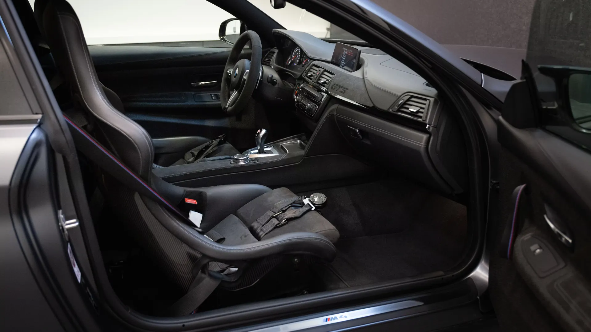 BMW M4 — photo 21