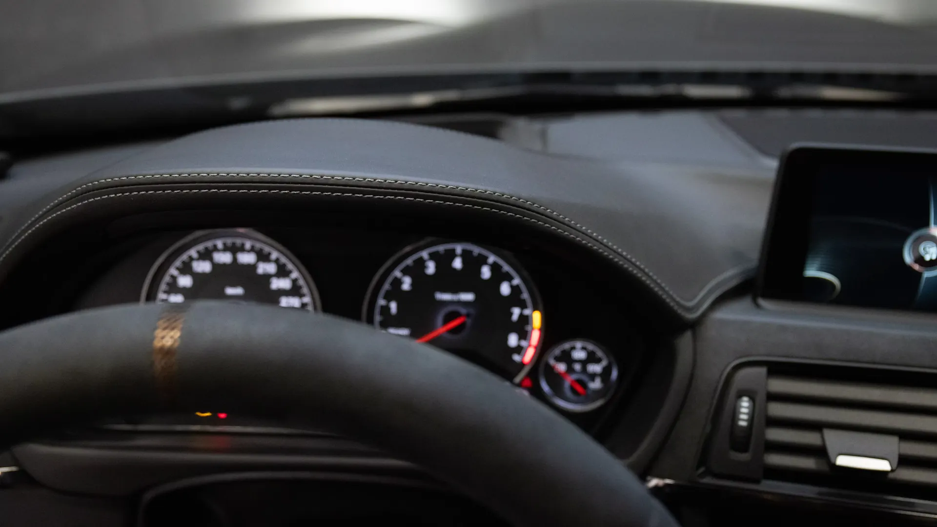 BMW M4 — photo 17
