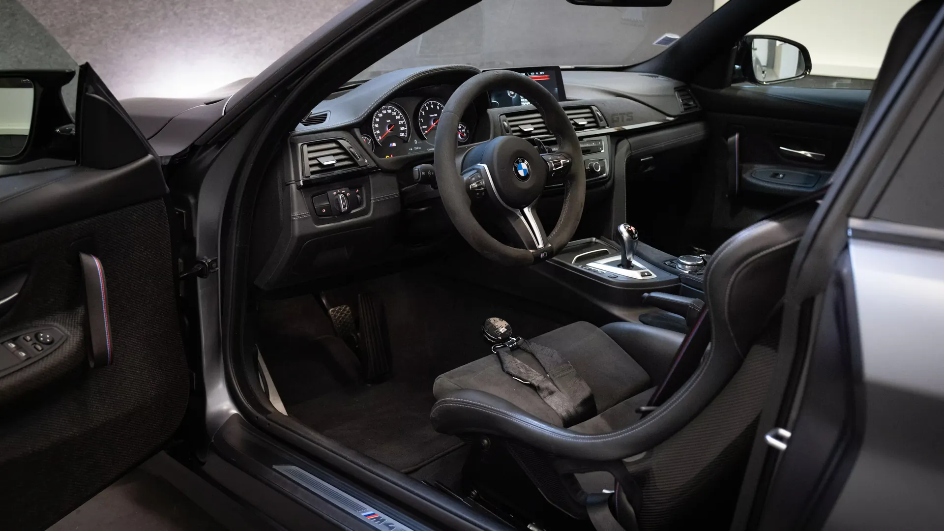 BMW M4 — photo 15