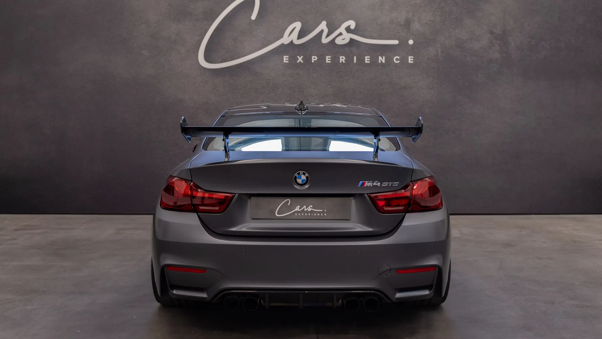 BMW M4 — photo 3