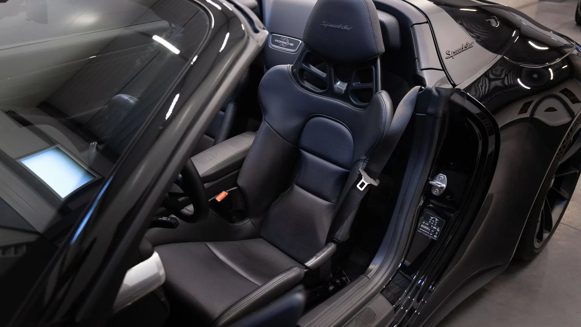 Porsche 911 — photo 11