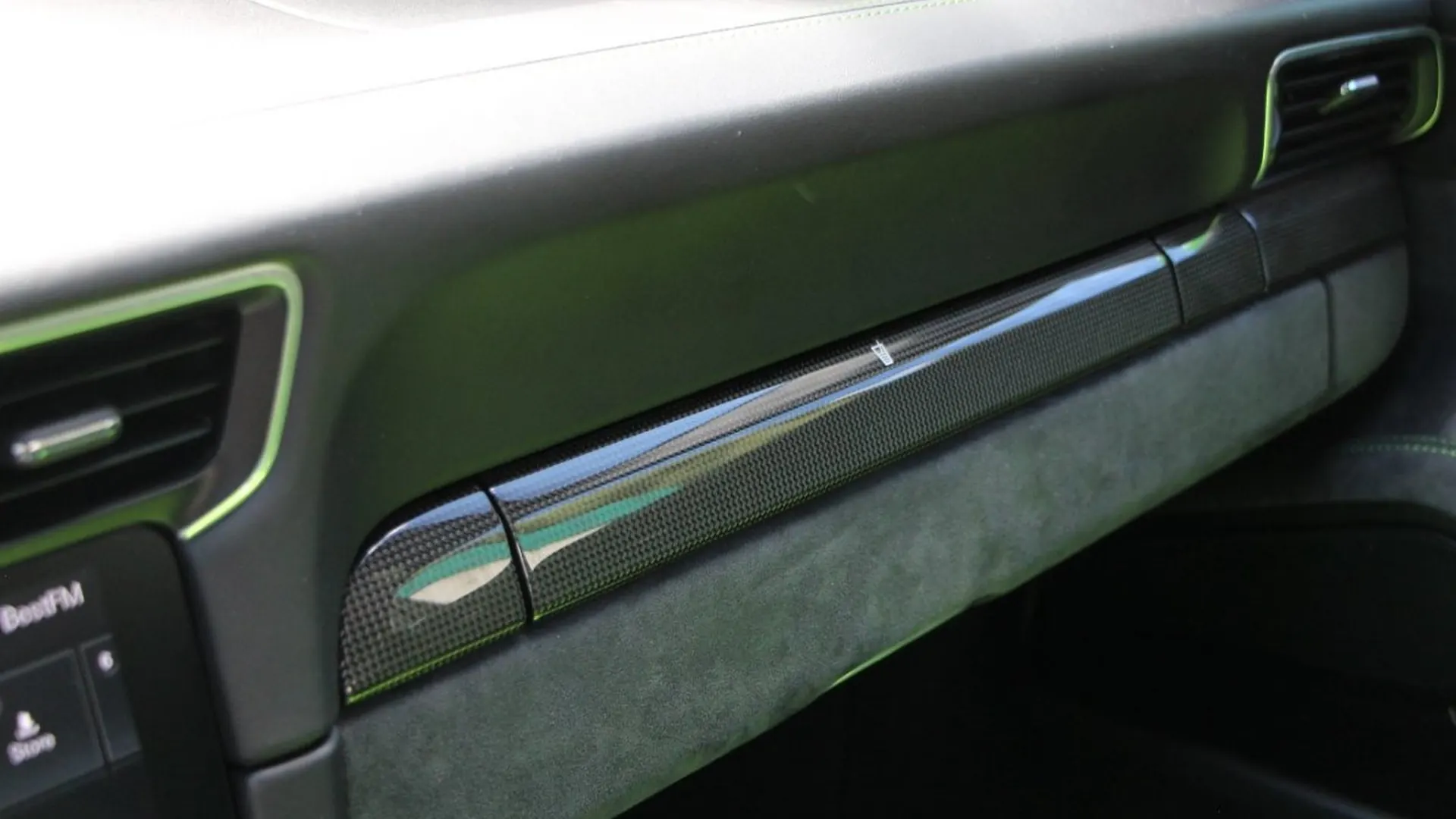 Porsche 911 — photo 22