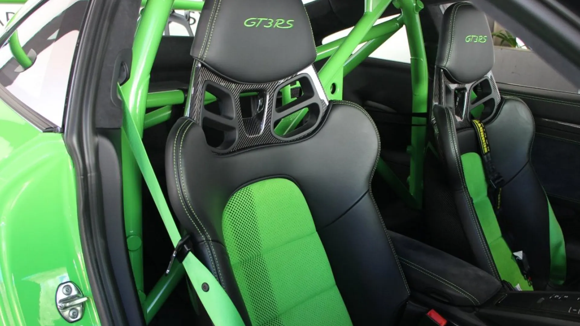Porsche 911 — photo 33