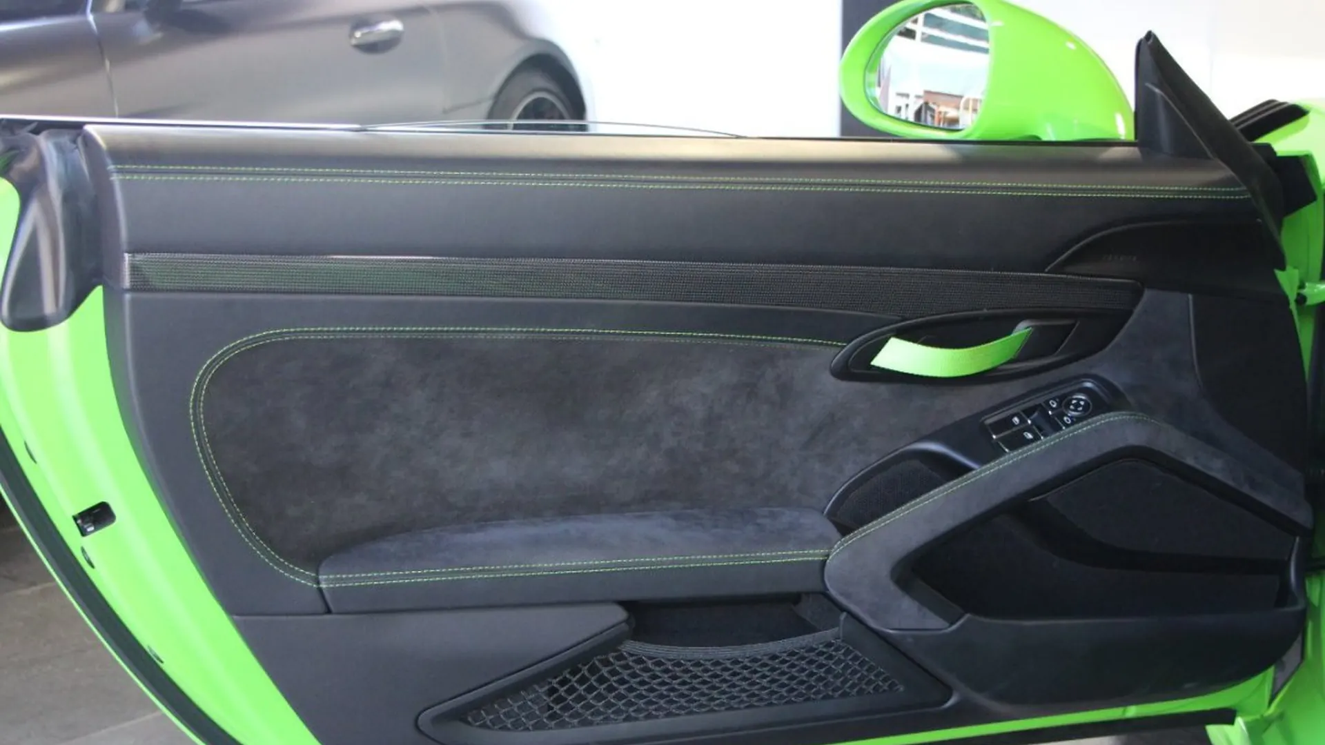 Porsche 911 — photo 15