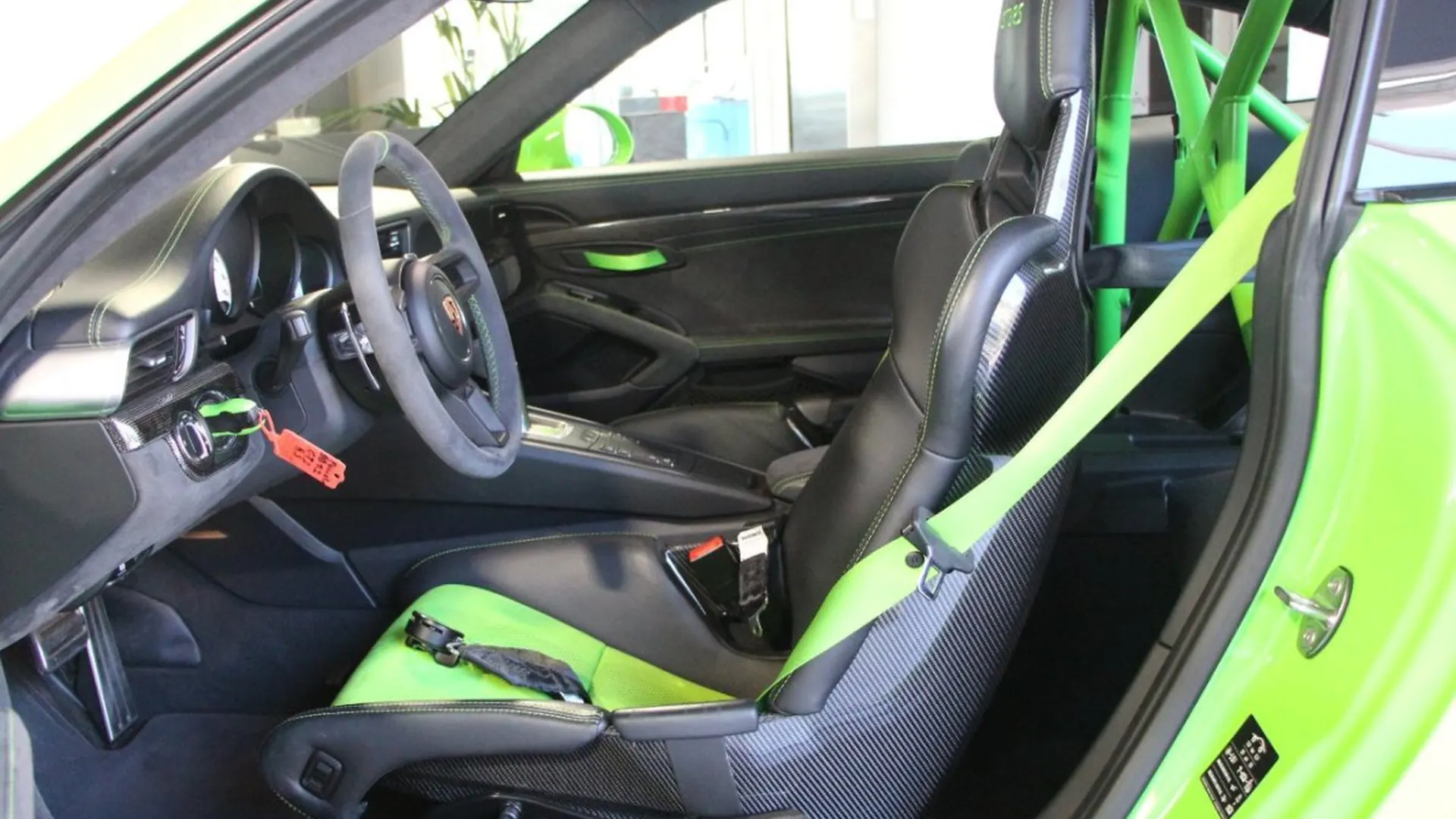 Porsche 911 — photo 10
