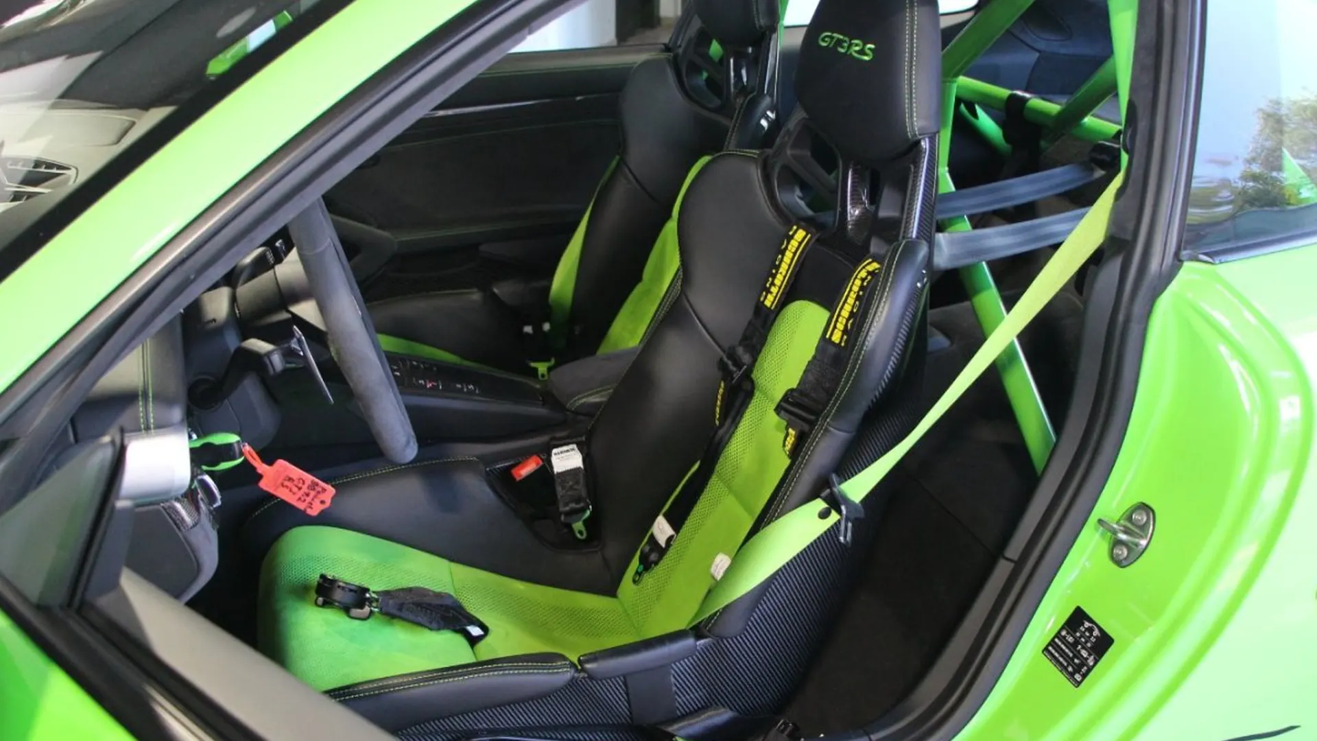 Porsche 911 — photo 11