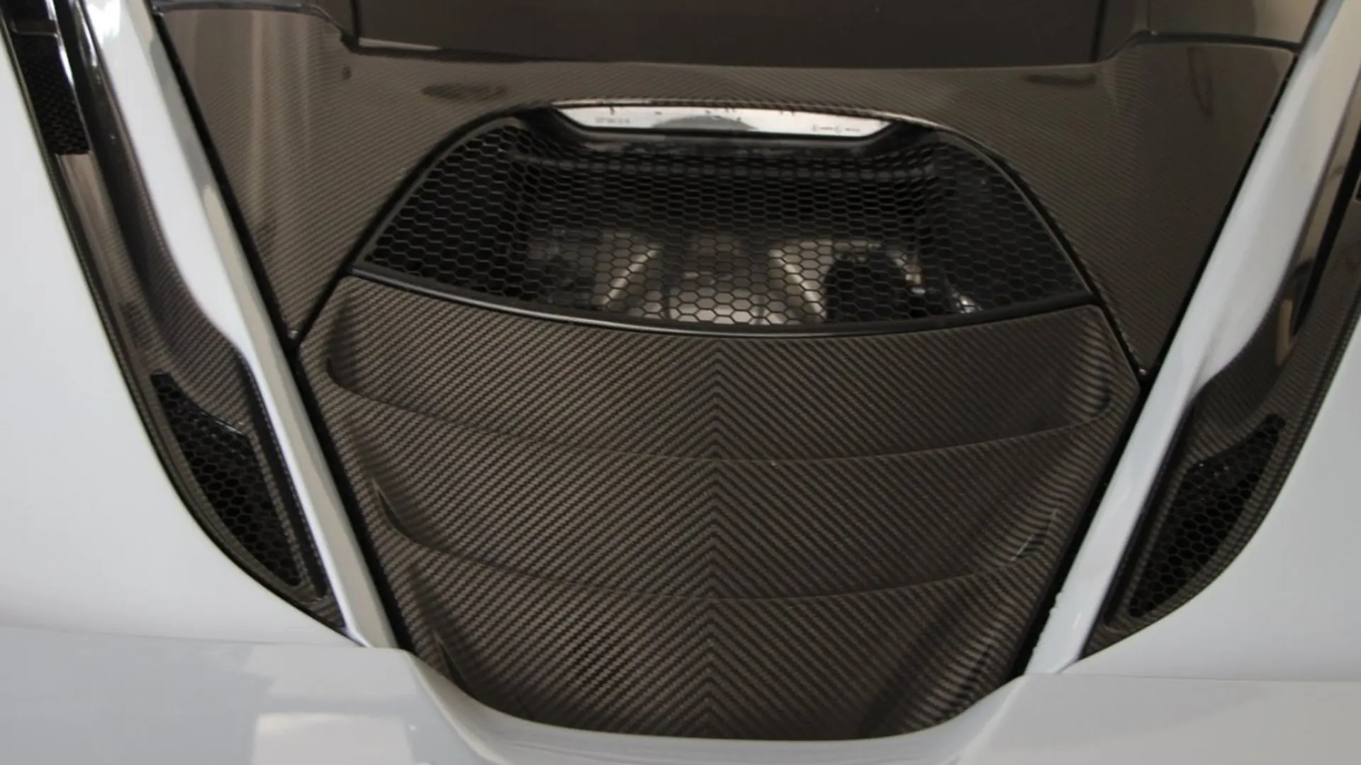 McLaren 720S — photo 21