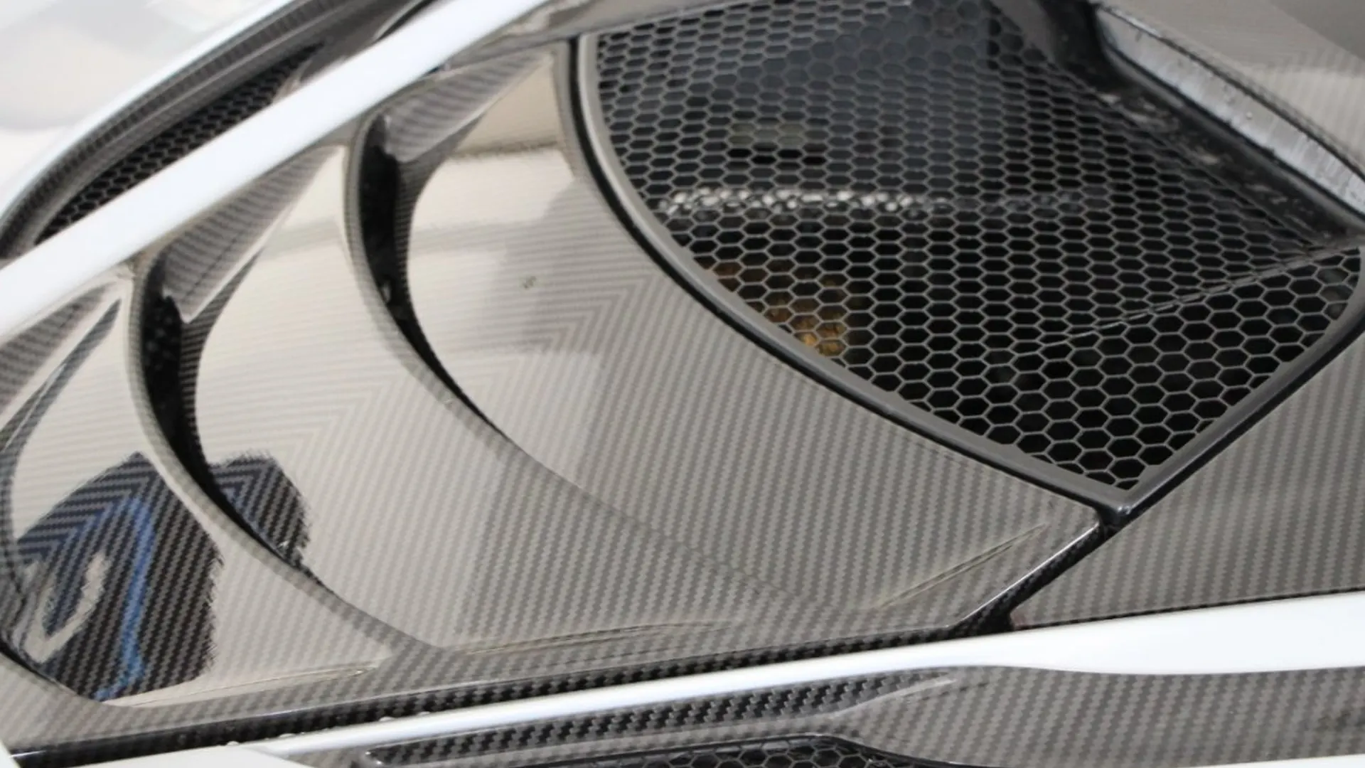 McLaren 720S — photo 16