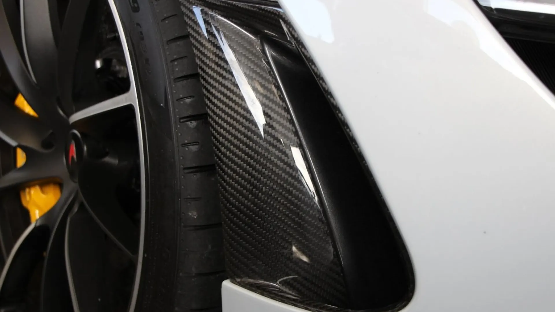 McLaren 720S — photo 8