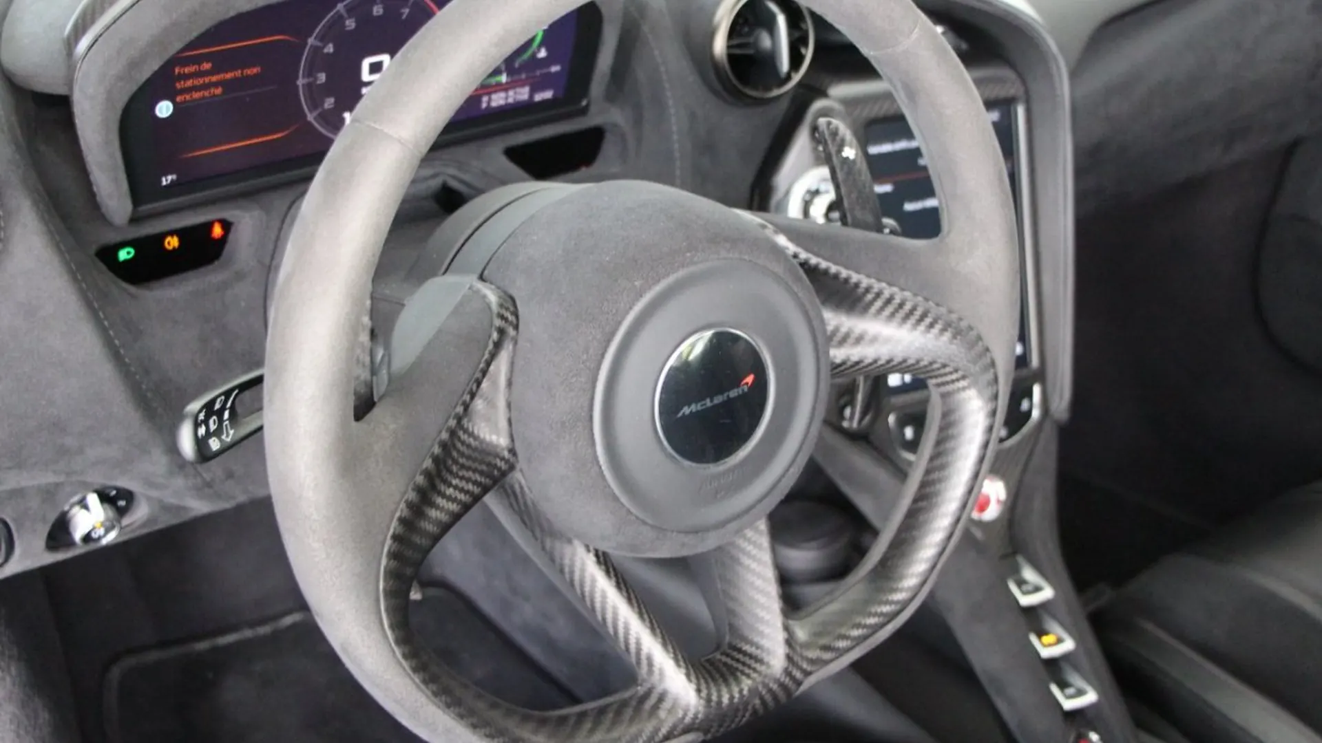 McLaren 720S — photo 25