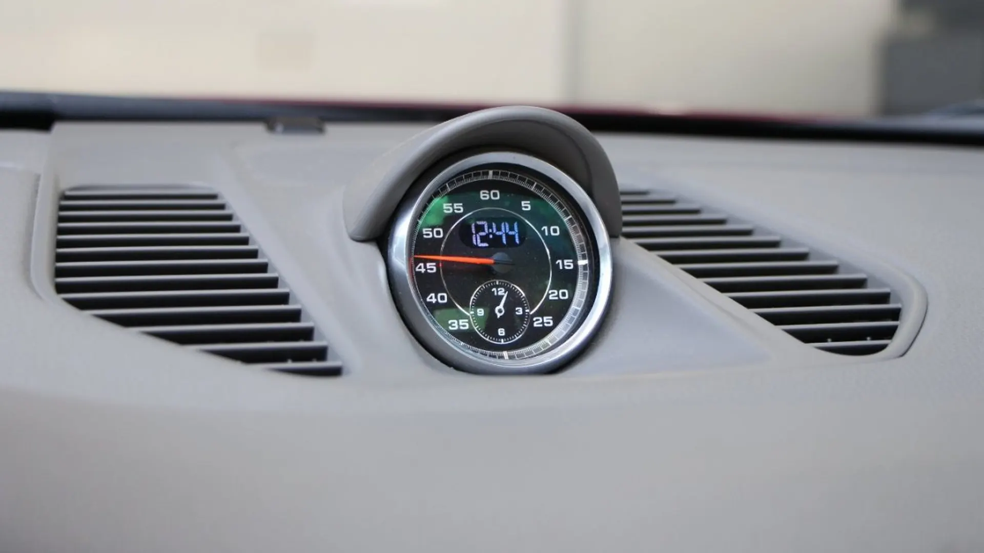 Porsche 911 — photo 12