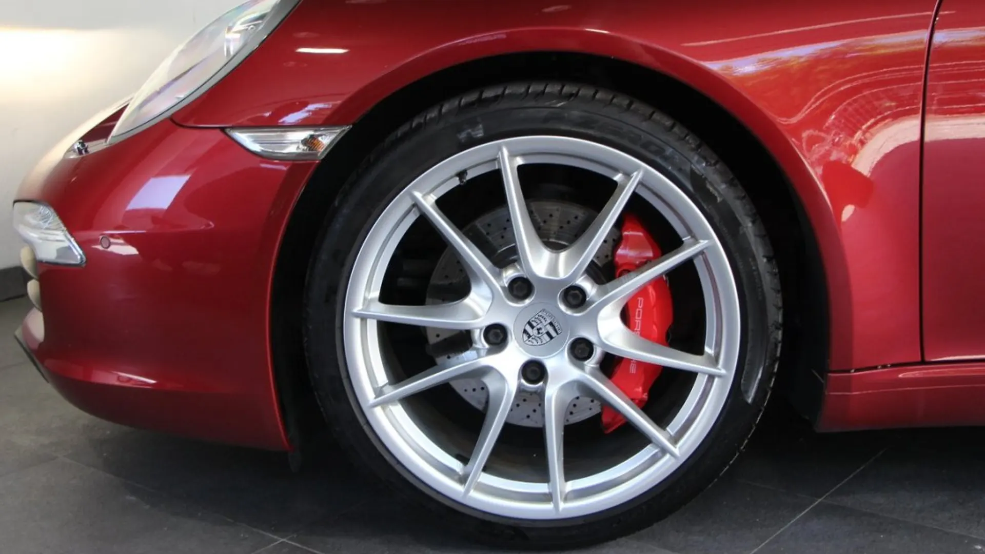 Porsche 911 — photo 11