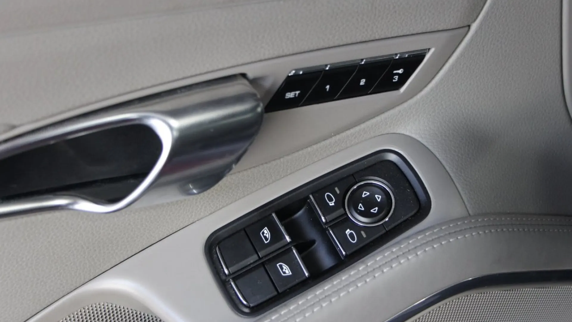 Porsche 911 — photo 7