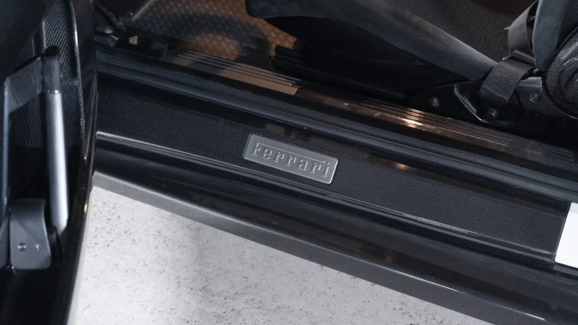 Ferrari F430 — photo 34