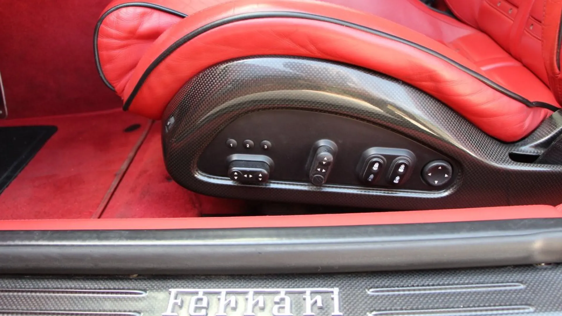 Ferrari 599 — photo 11