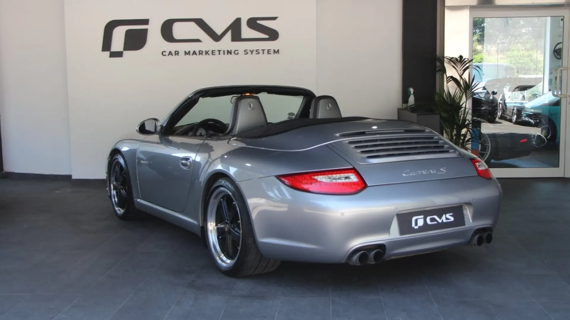 Porsche 911 — photo 6