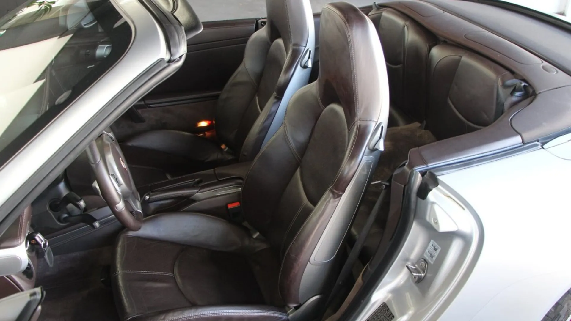 Porsche 911 — photo 12