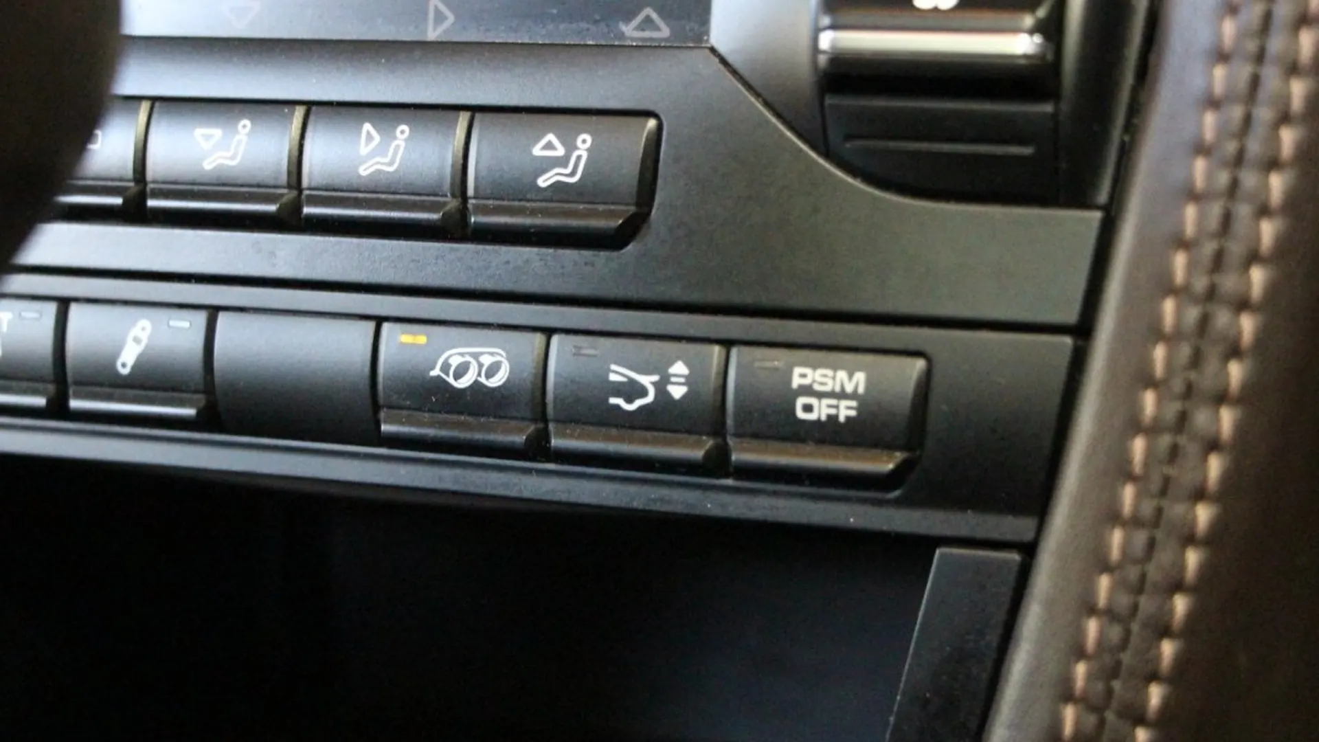 Porsche 911 — photo 19