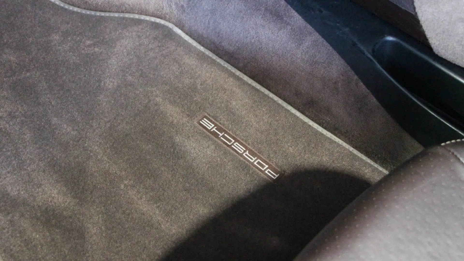 Porsche 911 — photo 24