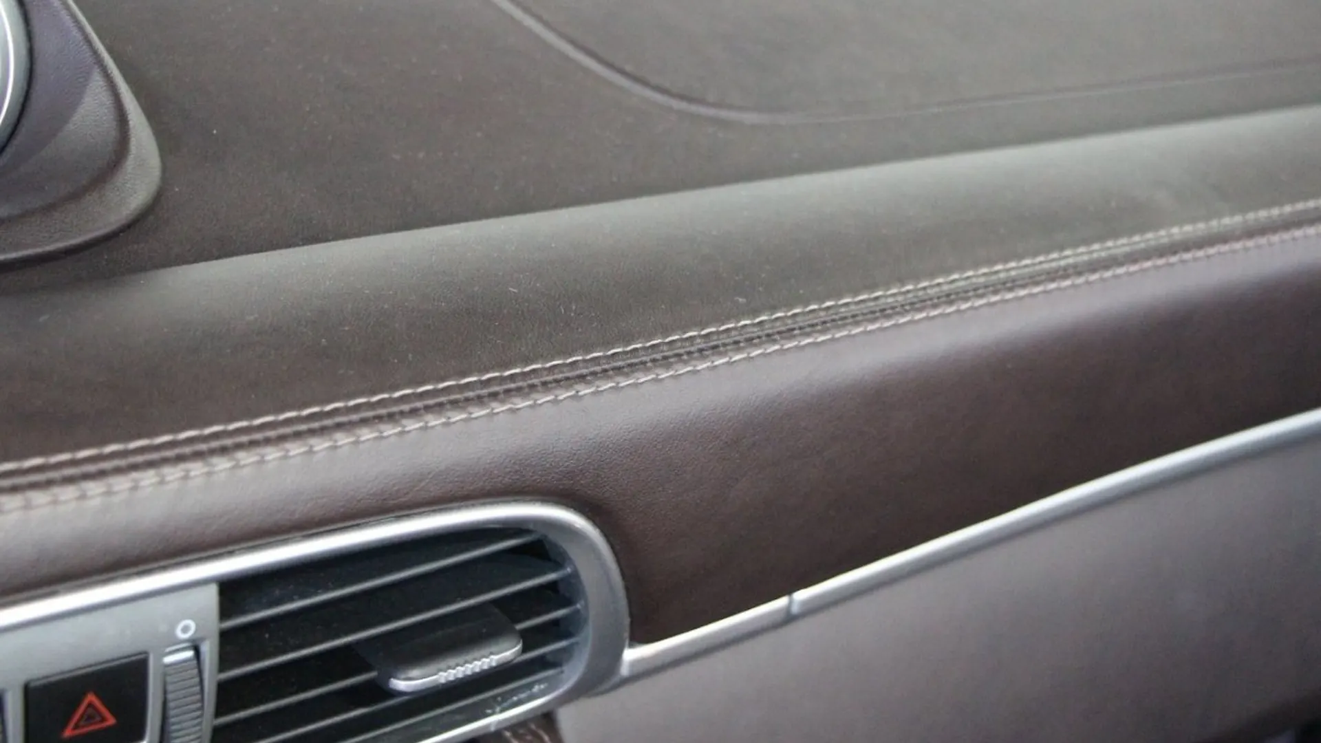 Porsche 911 — photo 18