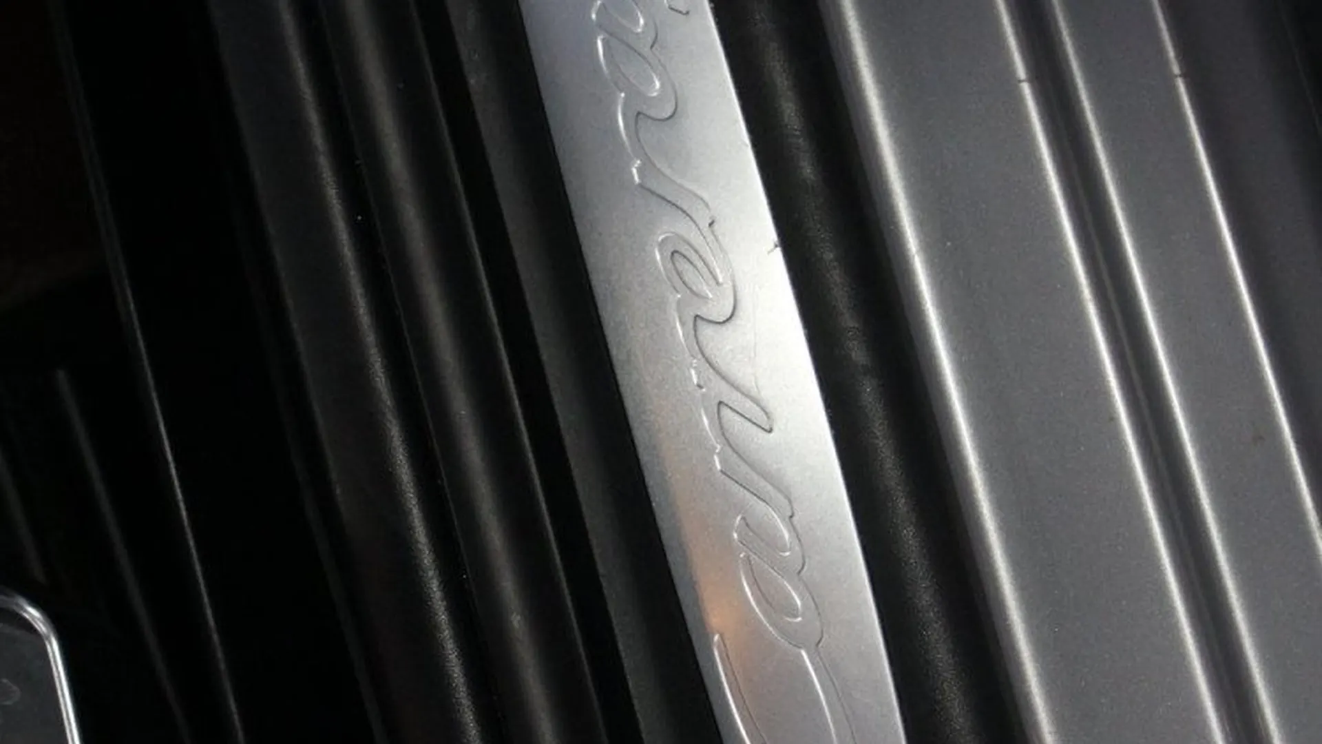 Porsche 911 — photo 26