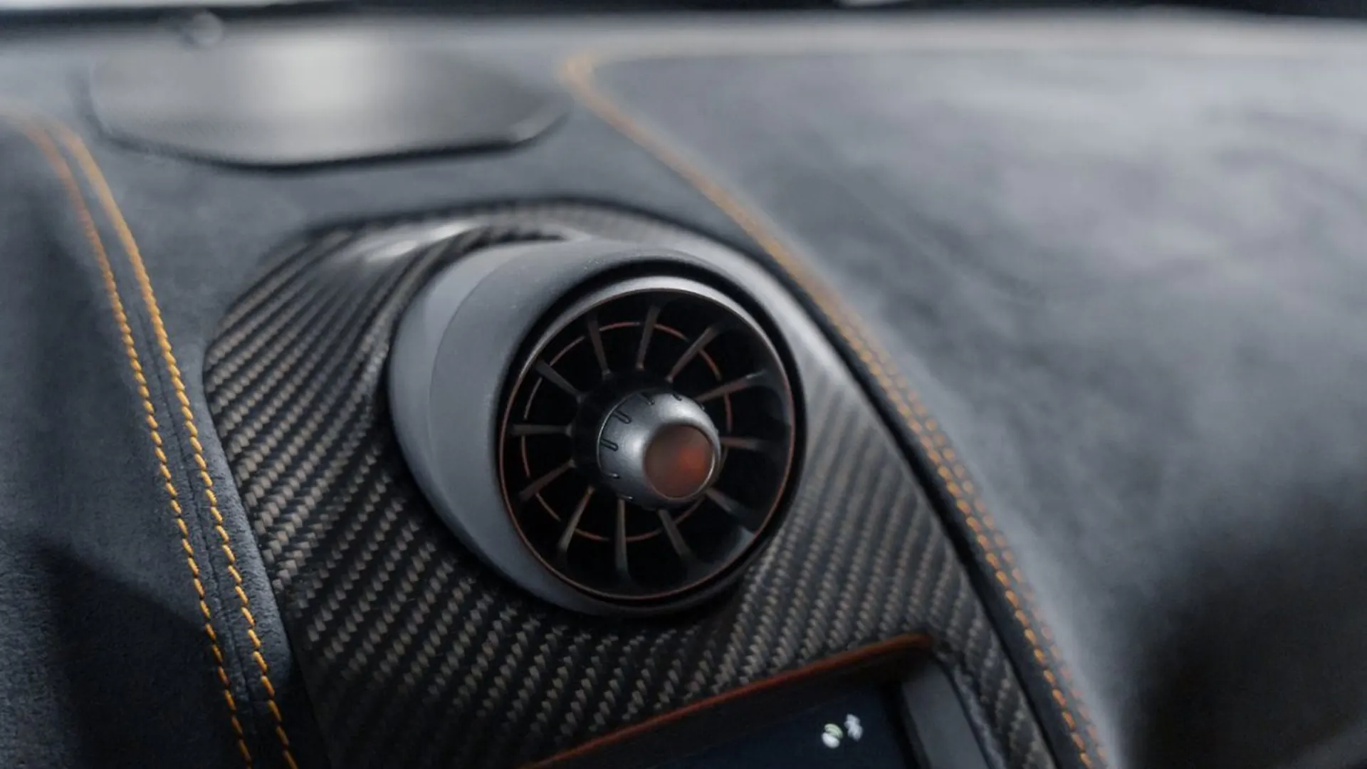 McLaren 675LT — photo 42