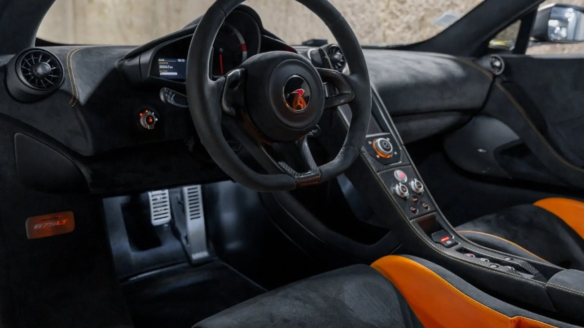 McLaren 675LT — photo 36