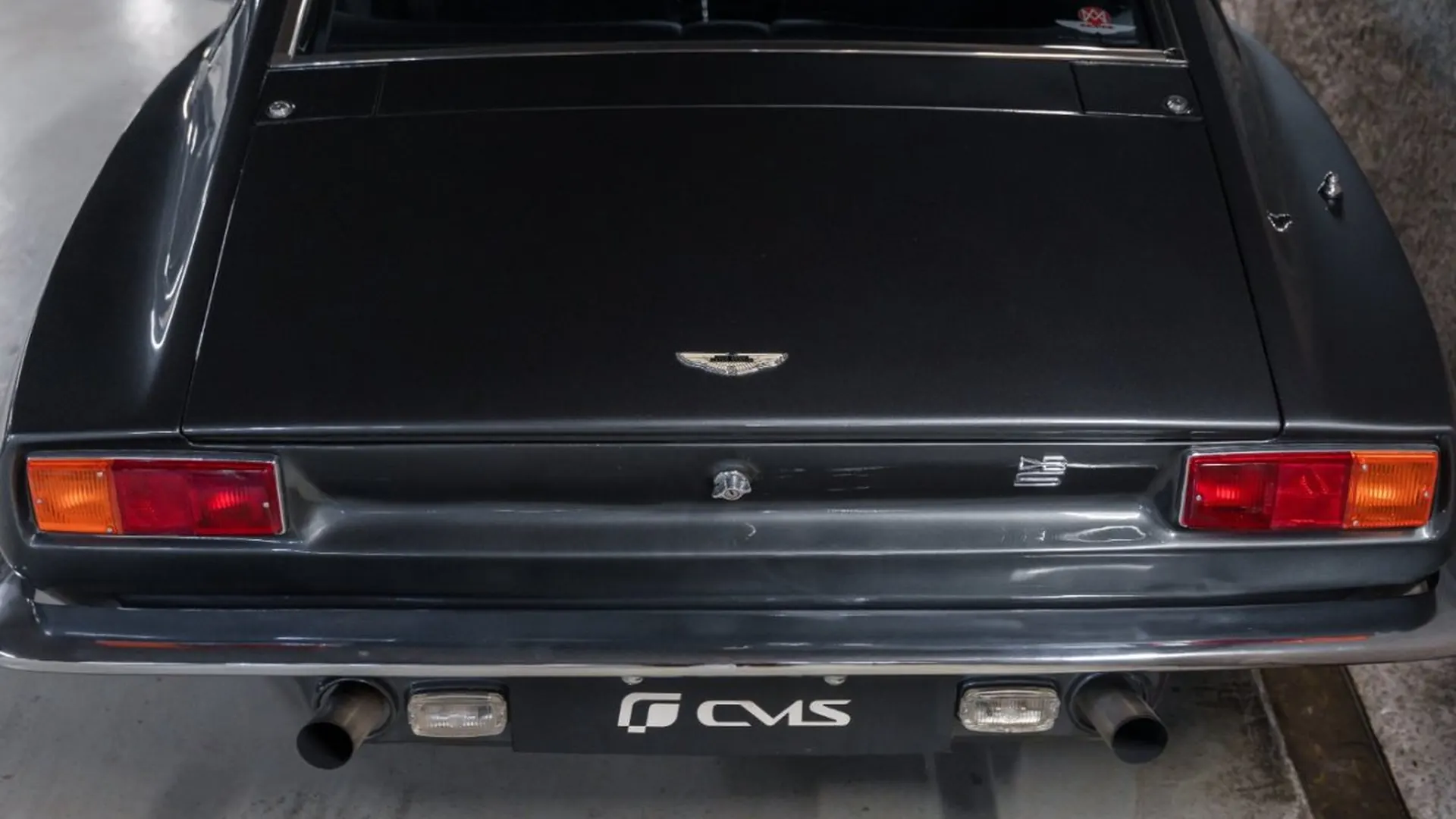 Aston Martin DBS — photo 22