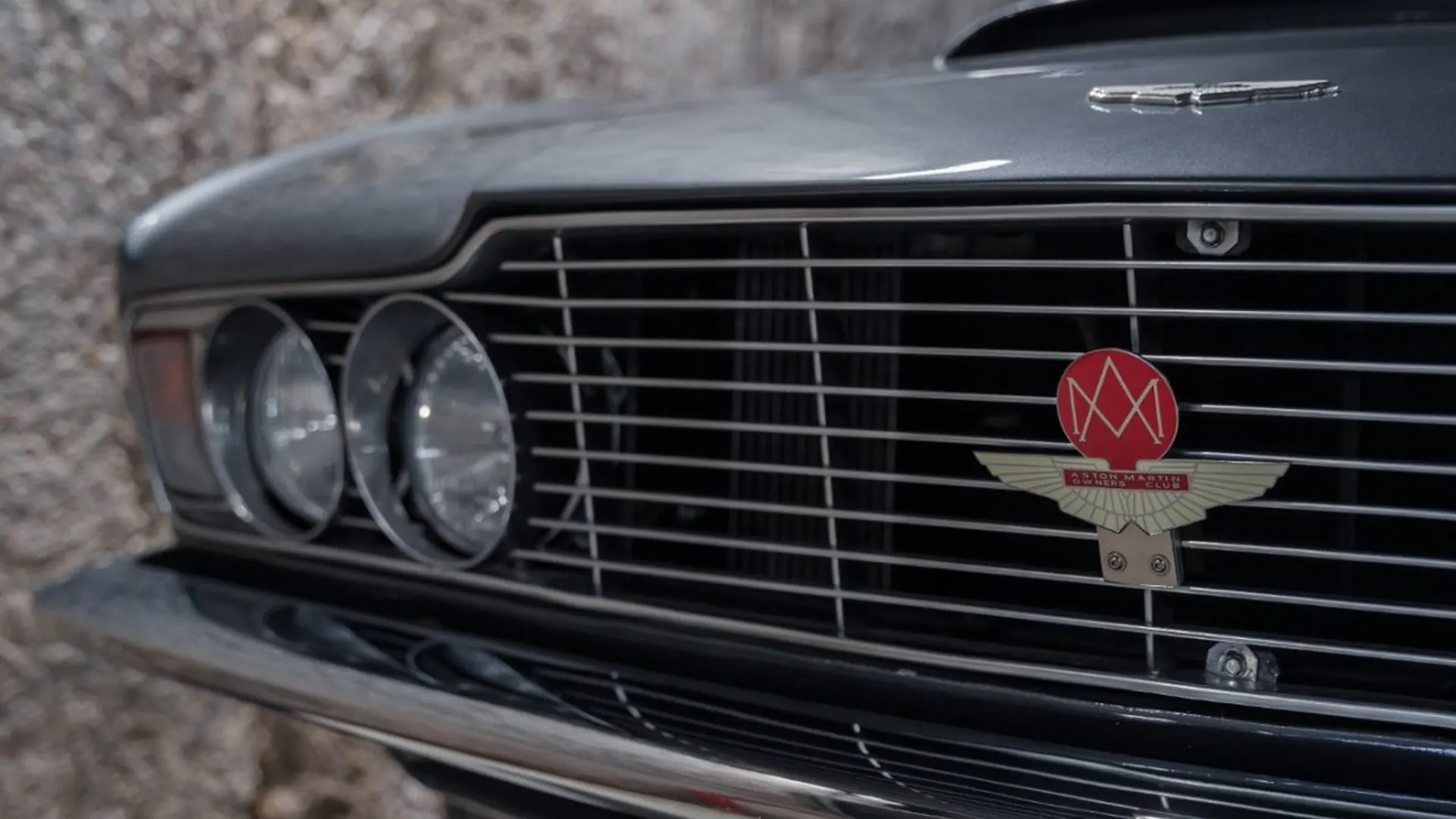 Aston Martin DBS — photo 7