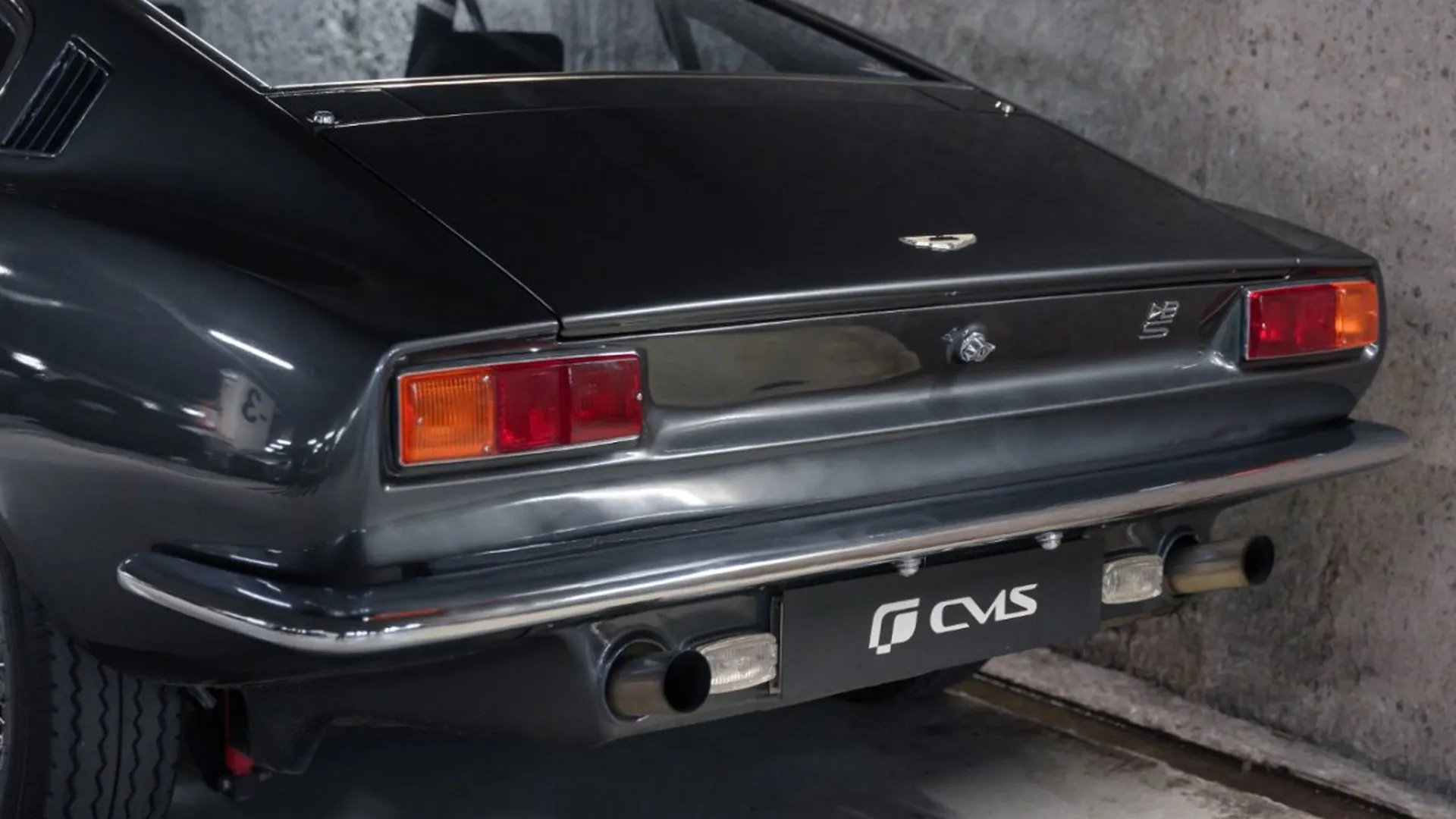 Aston Martin DBS — photo 18