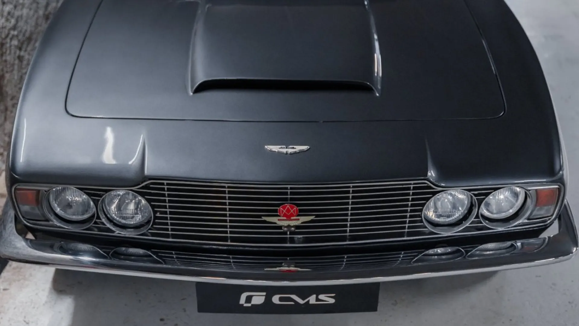 Aston Martin DBS — photo 3