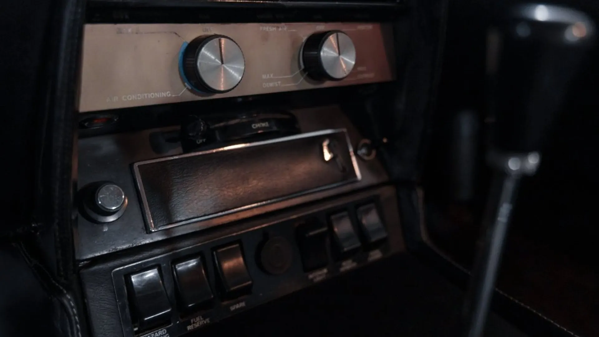 Aston Martin DBS — photo 40