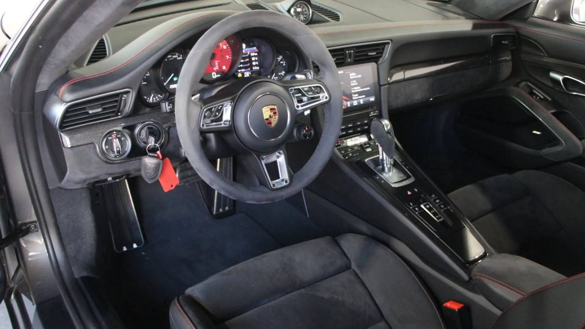 Porsche 911 — photo 9