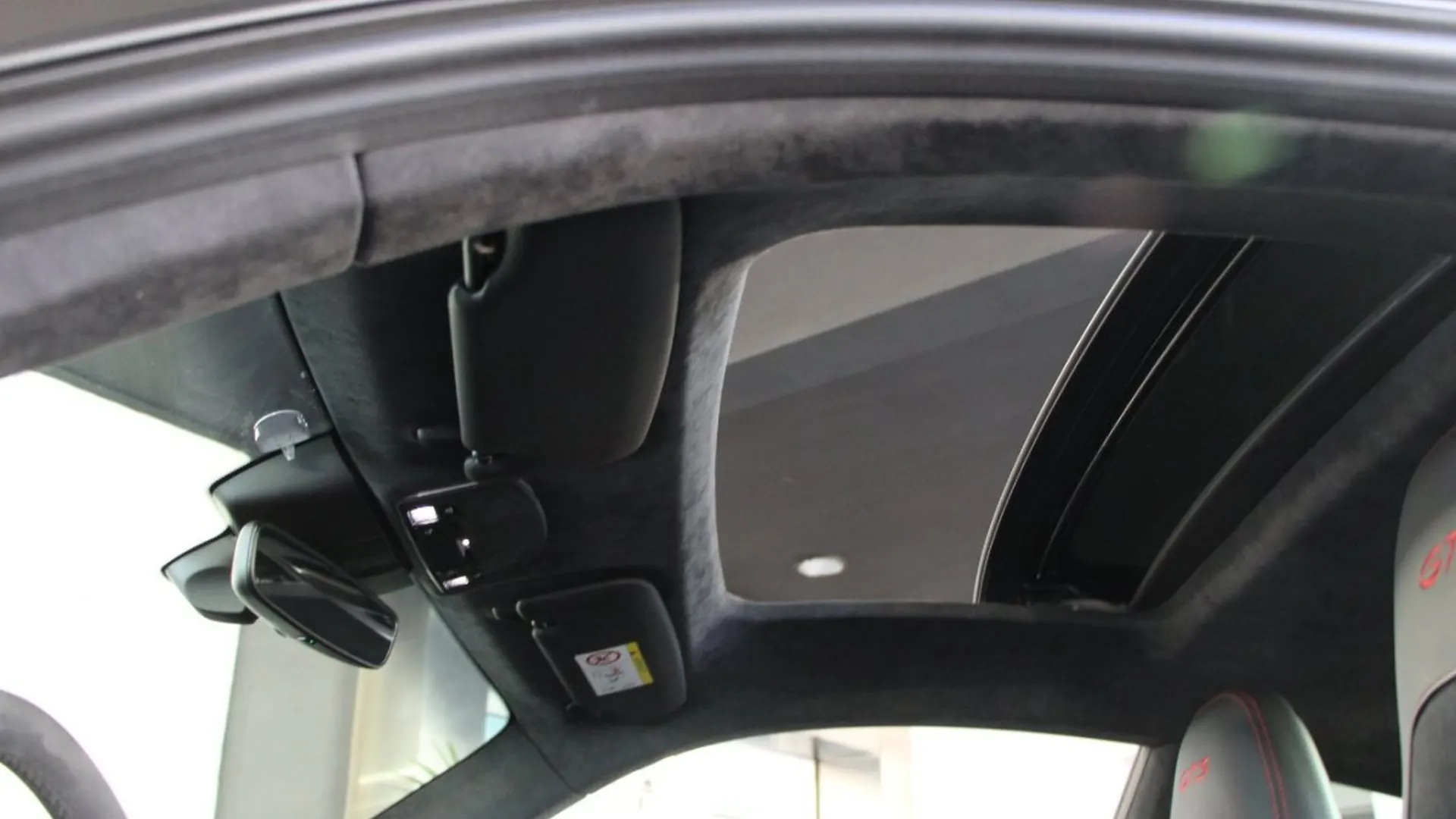 Porsche 911 — photo 12