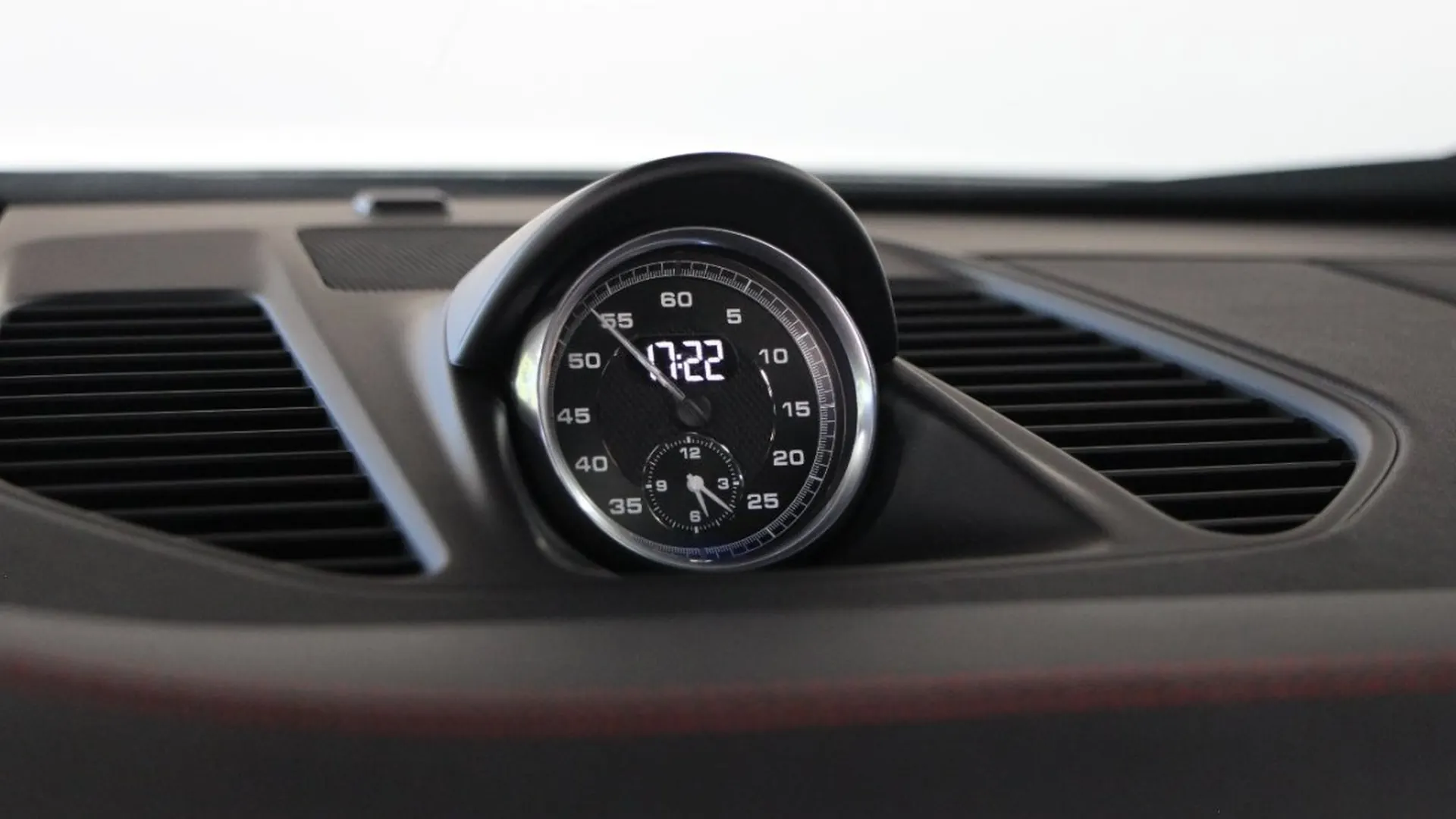 Porsche 911 — photo 19