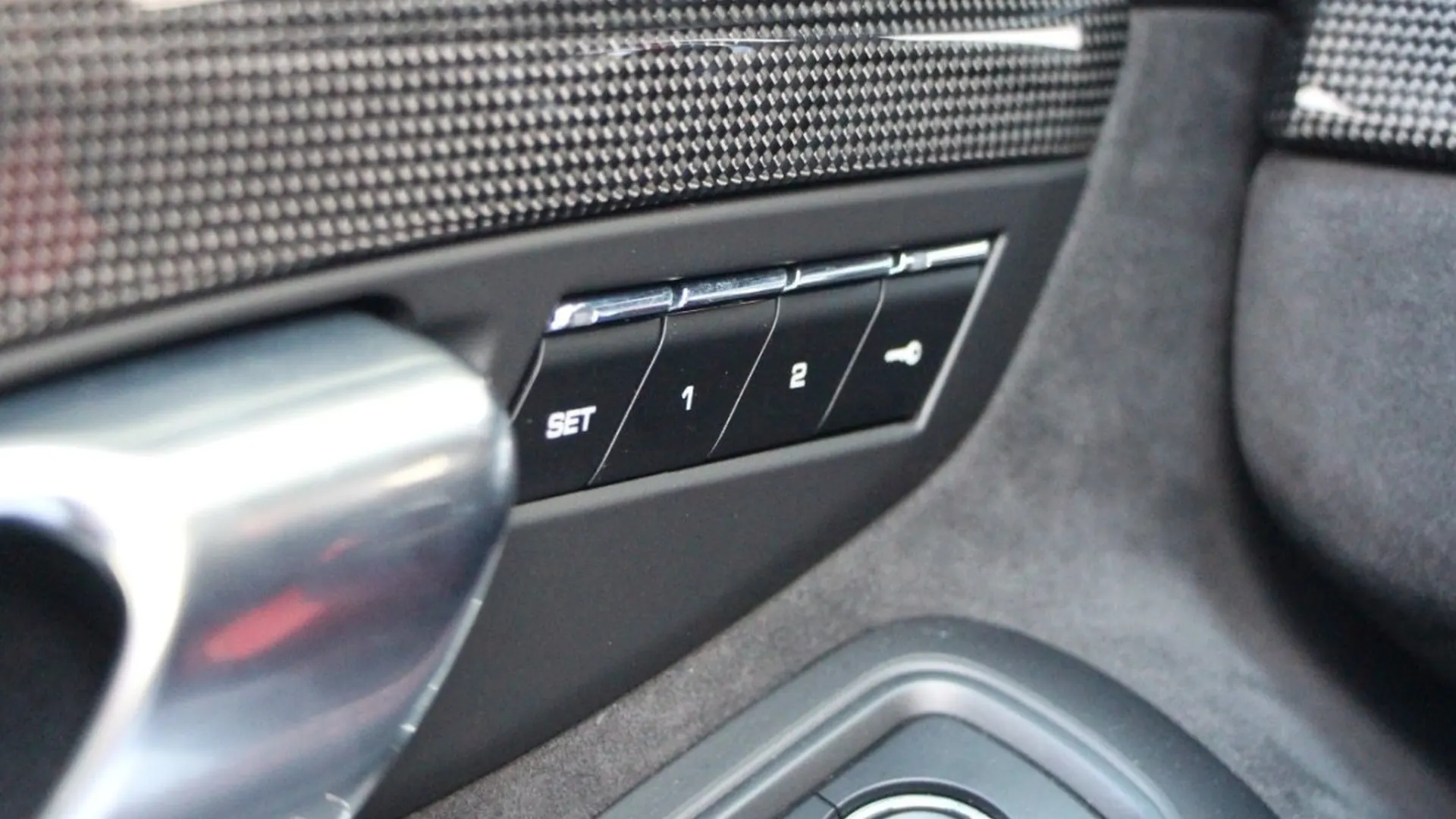 Porsche 911 — photo 26
