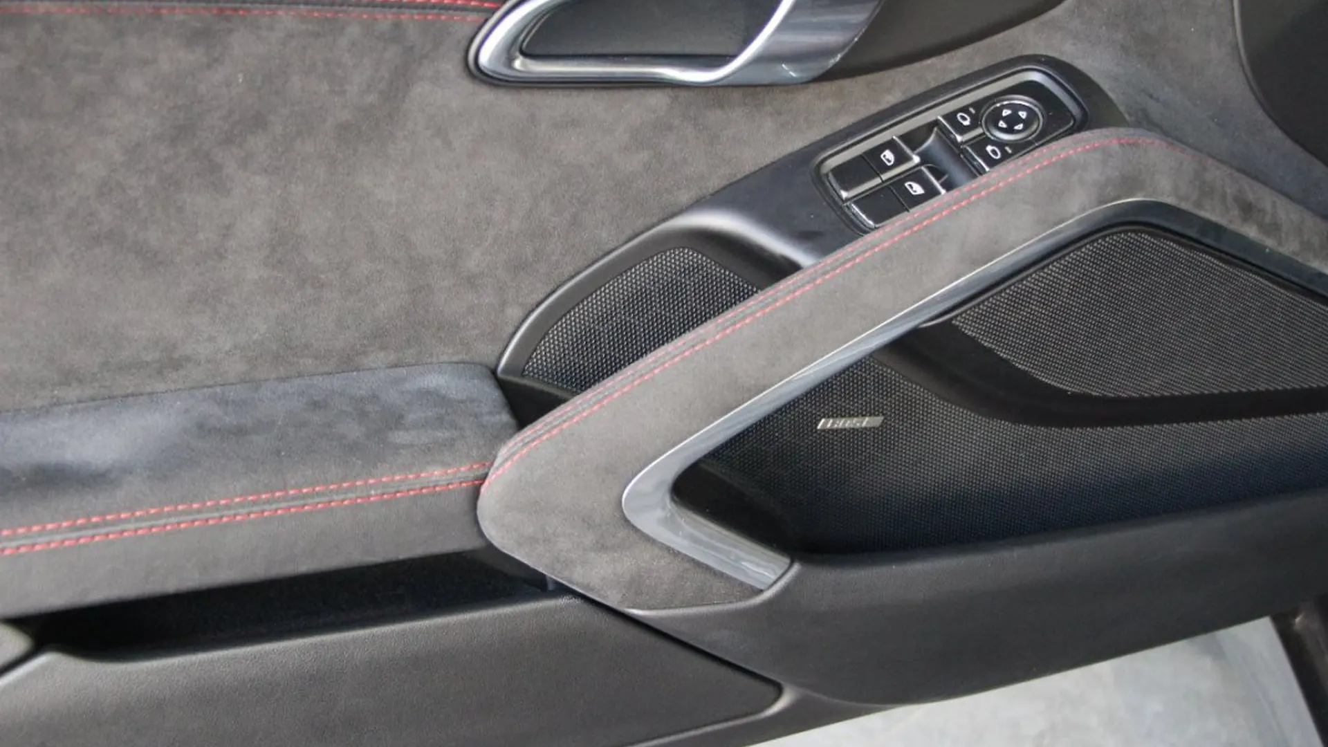 Porsche 911 — photo 14