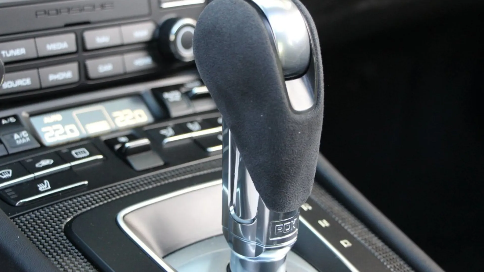 Porsche 911 — photo 24