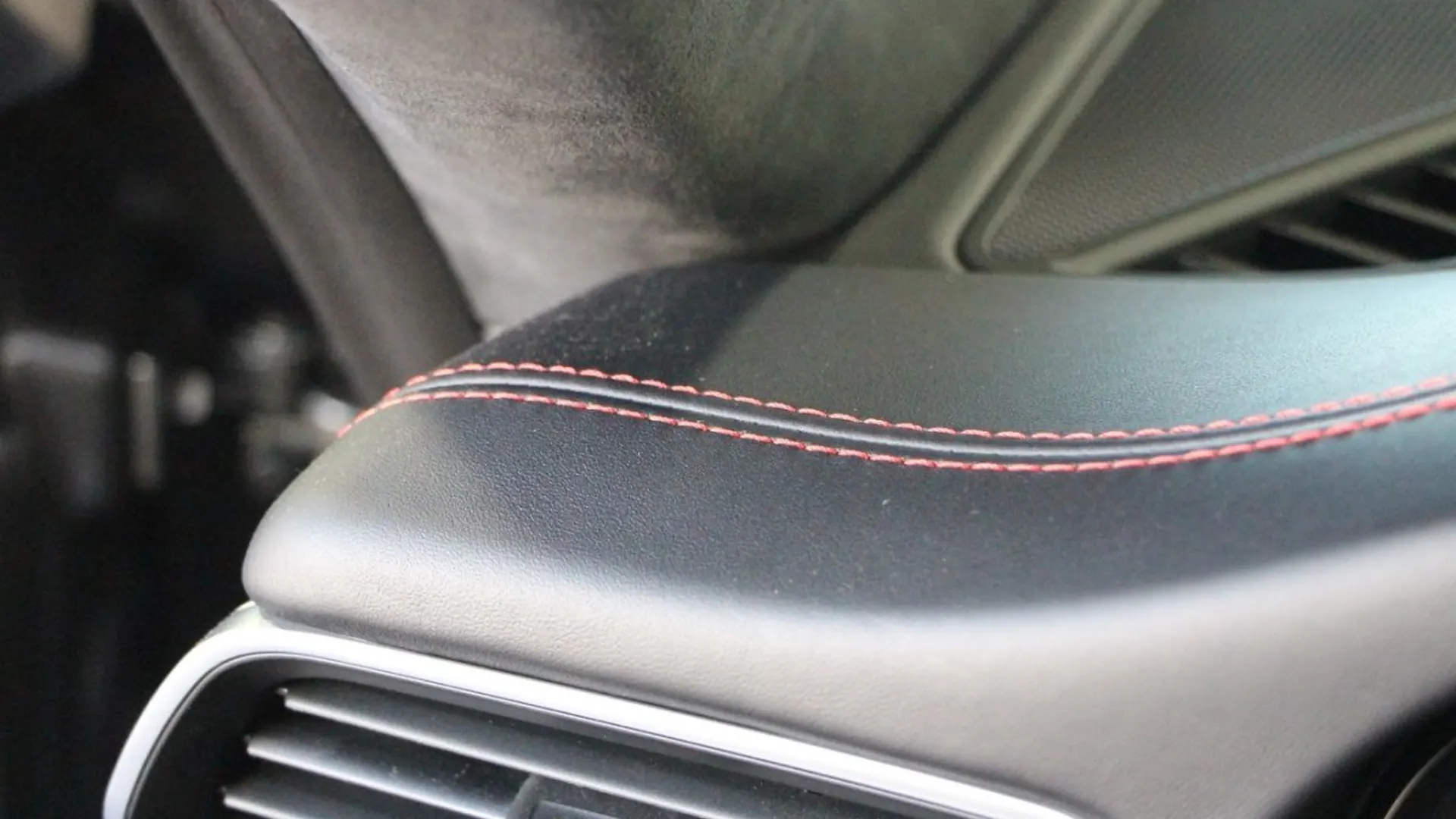 Porsche 911 — photo 21