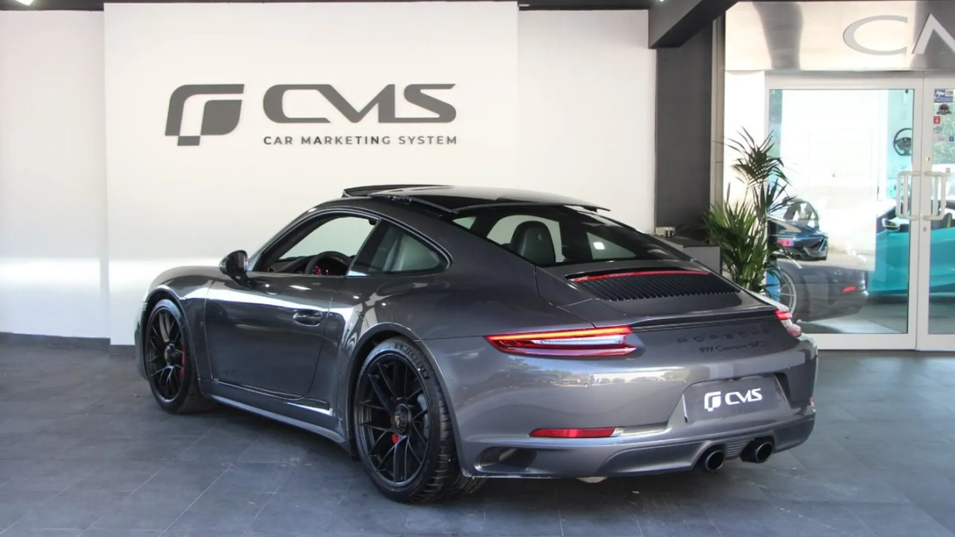Porsche 911 — photo 7