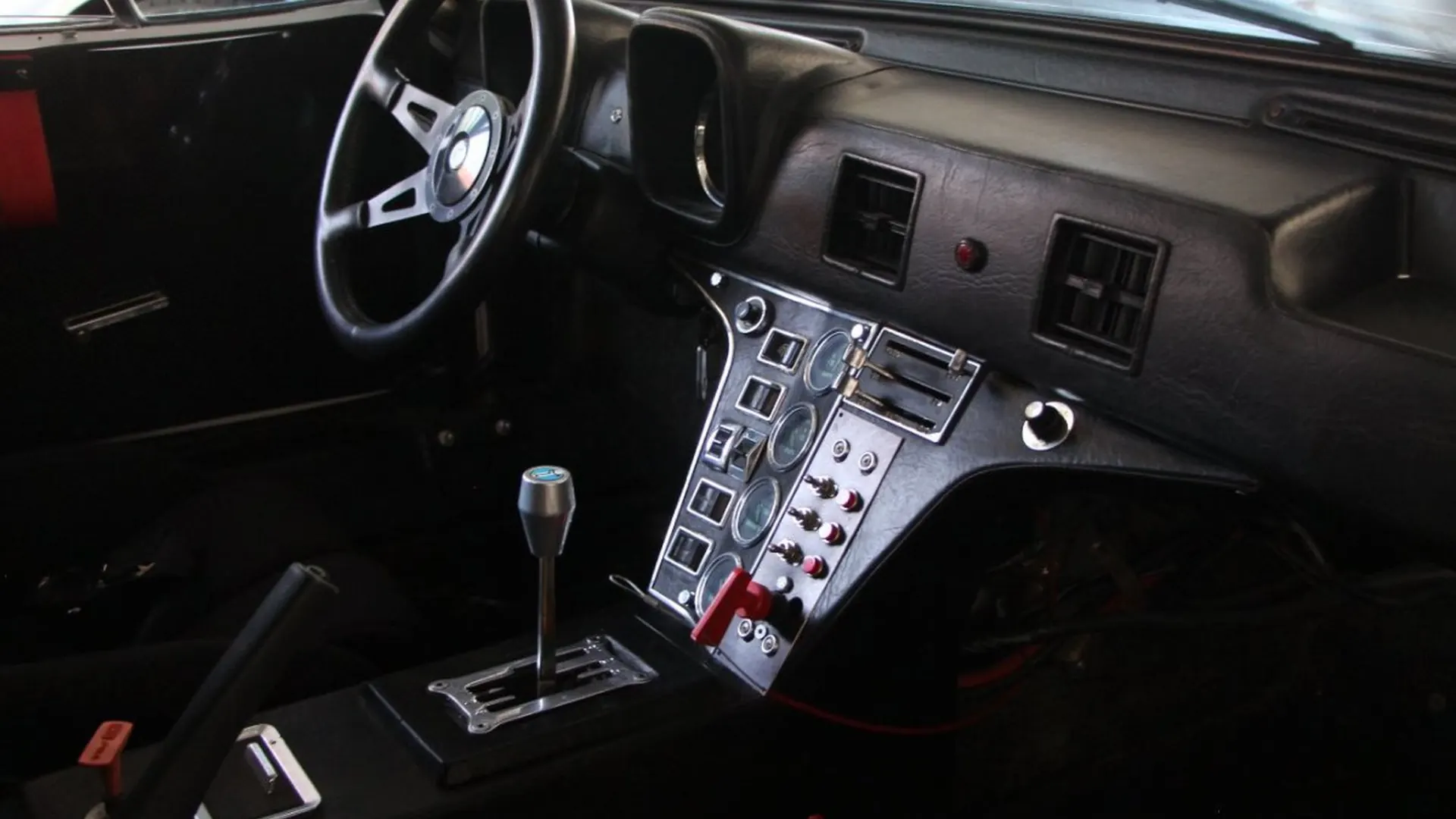 De Tomaso — photo 11