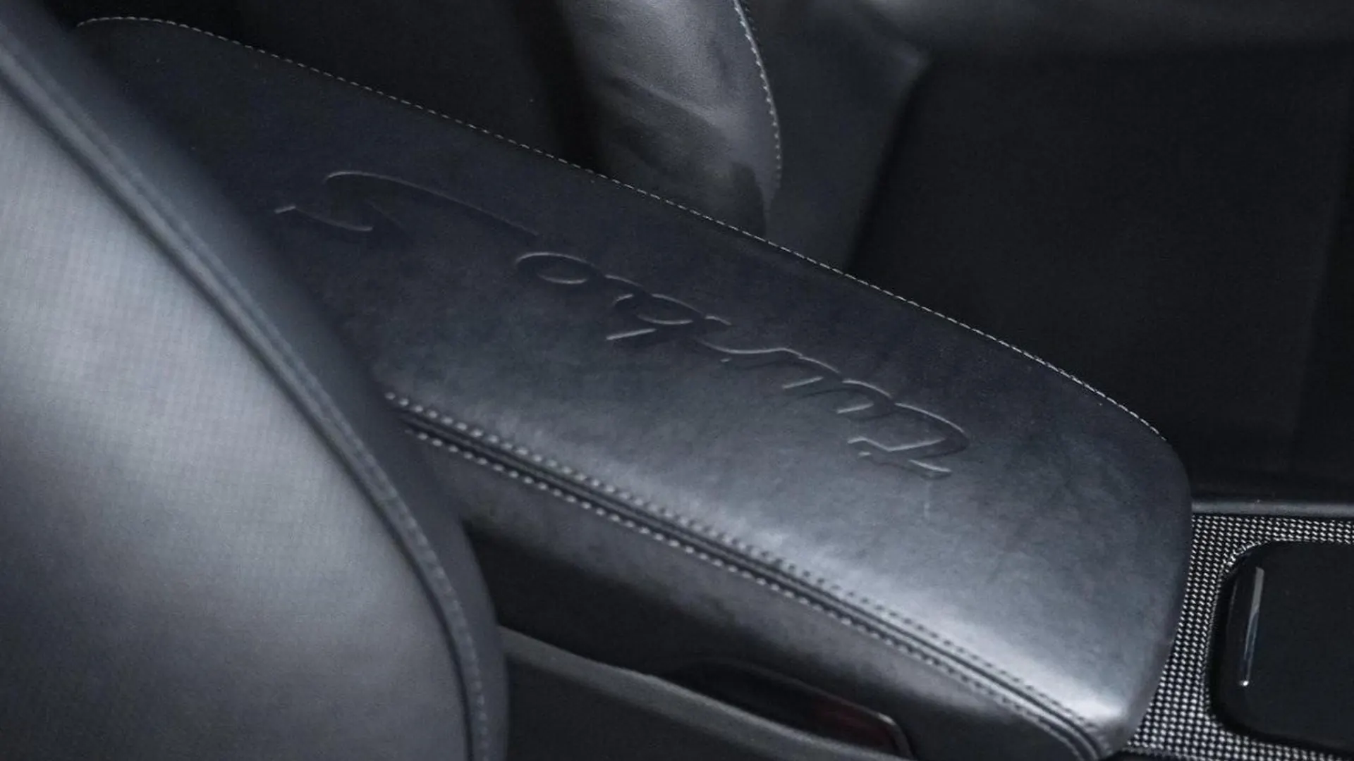 Porsche 911 — photo 40