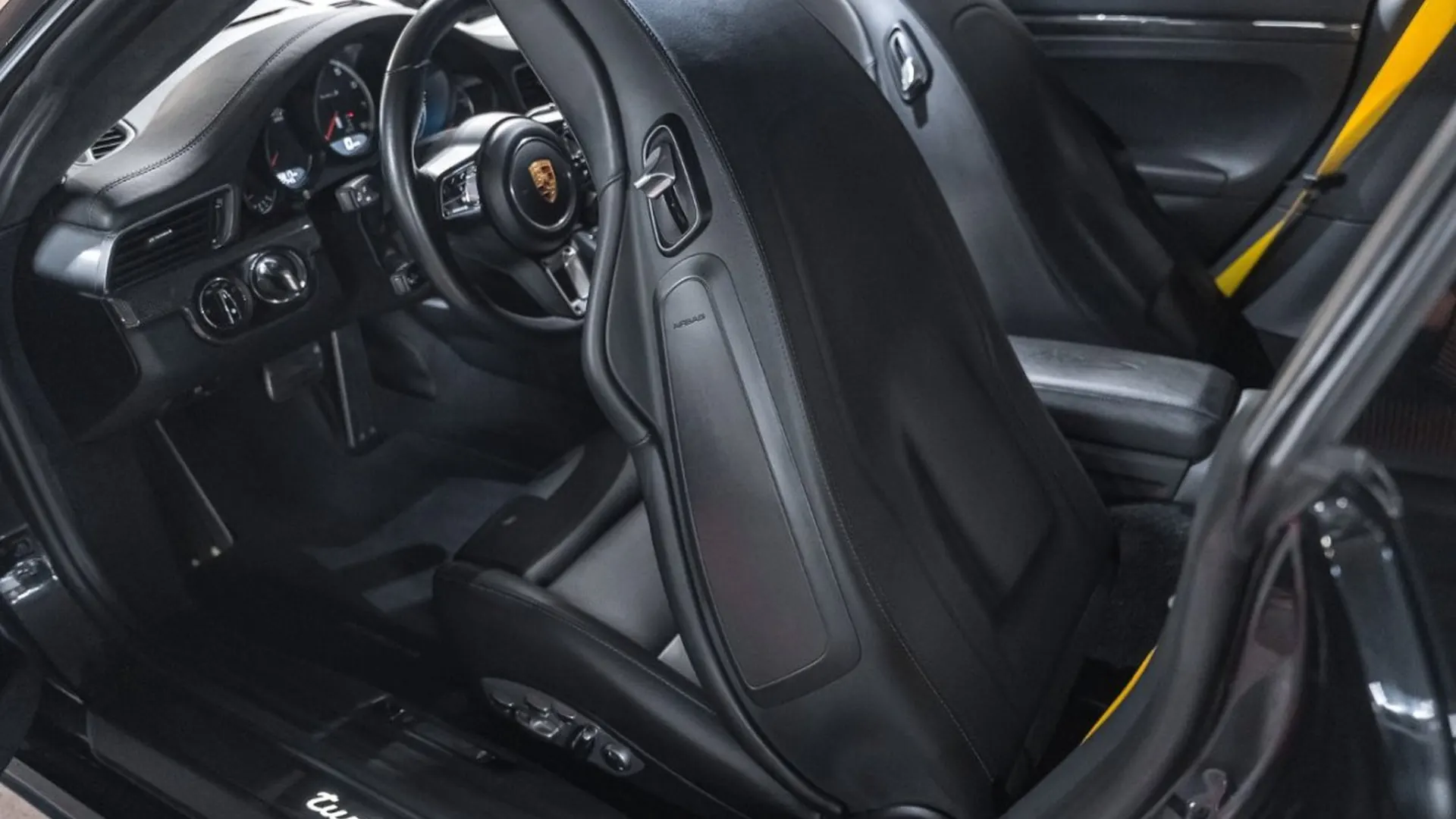 Porsche 911 — photo 42